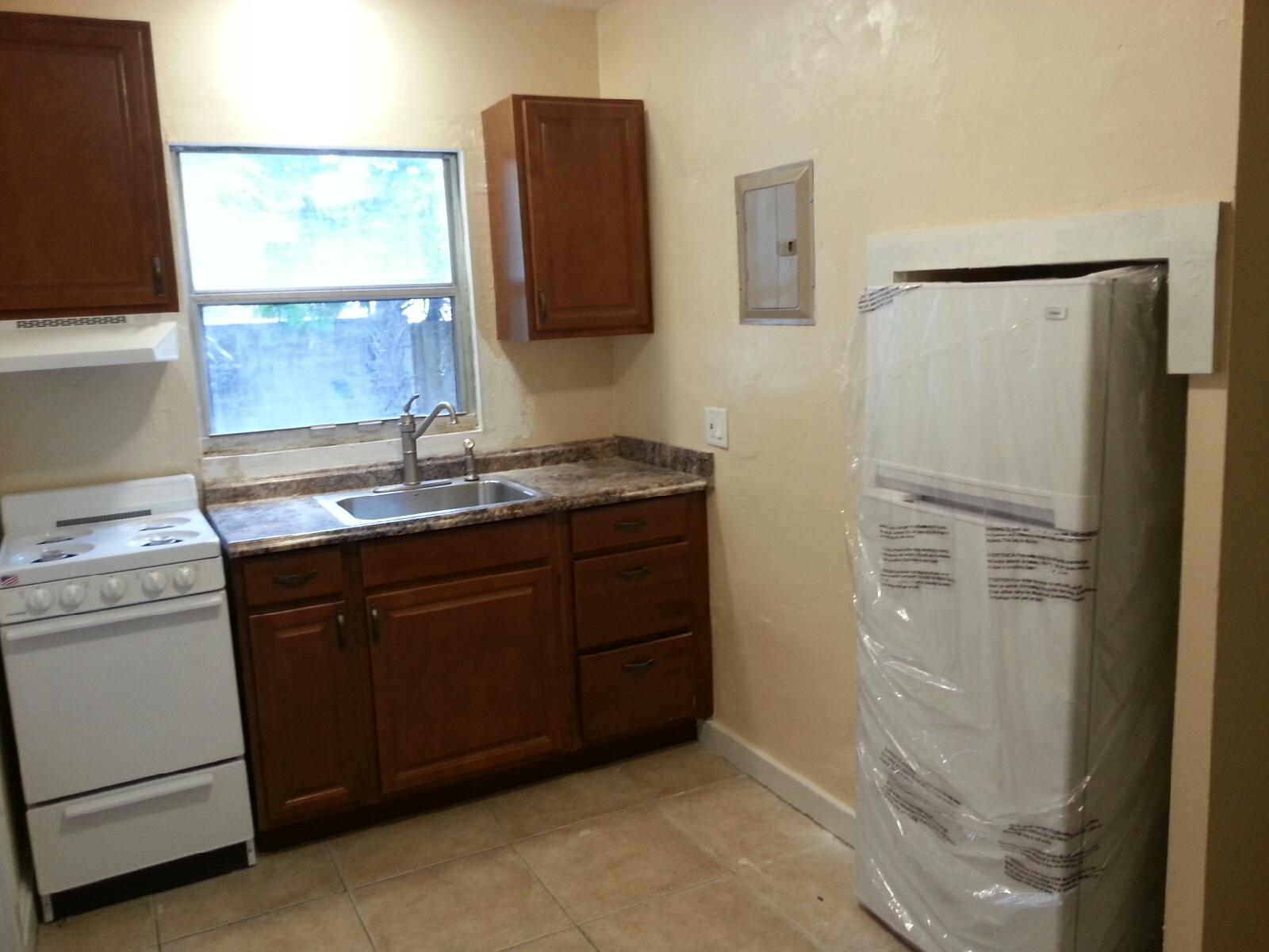 NORTH PALM BCH 1 - Residential Lease