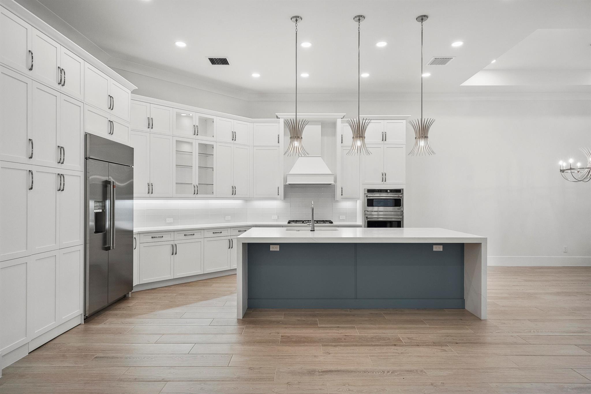 2251 Grand Harbor Reserve Square