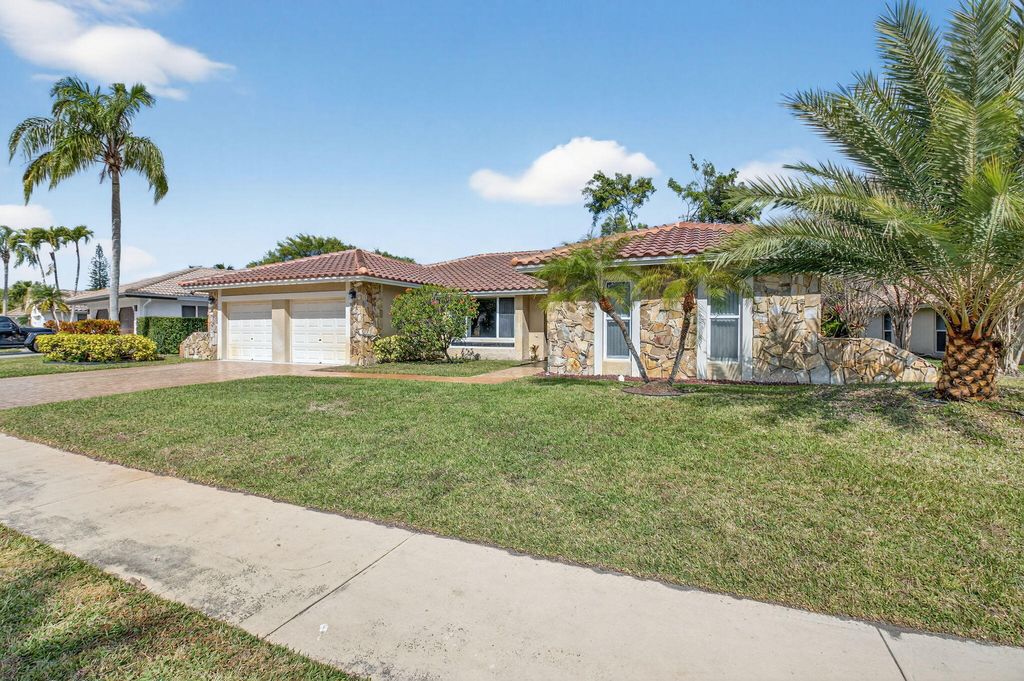 Photo of 10185 Harbourtown Court, Boca Raton, FL 33498 (MLS # R11162483)