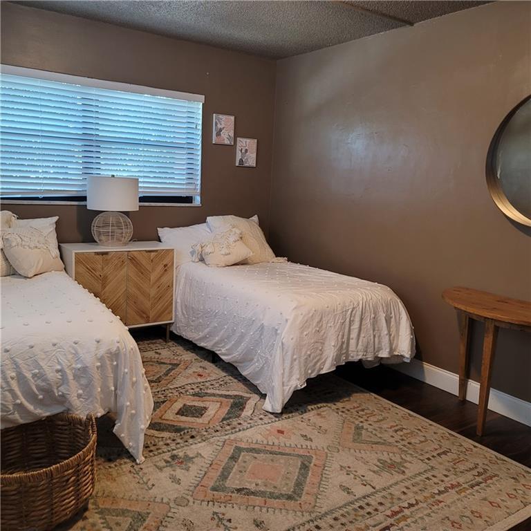 RIVER REACH CONDOMINIUM I - Residential Lease