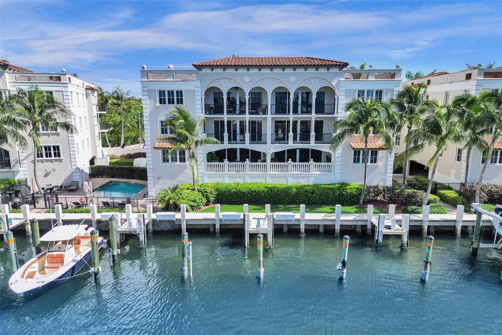 Photo of 1424 SE 12th Street #2B, Fort Lauderdale, FL 33316 (MLS # F10518062)