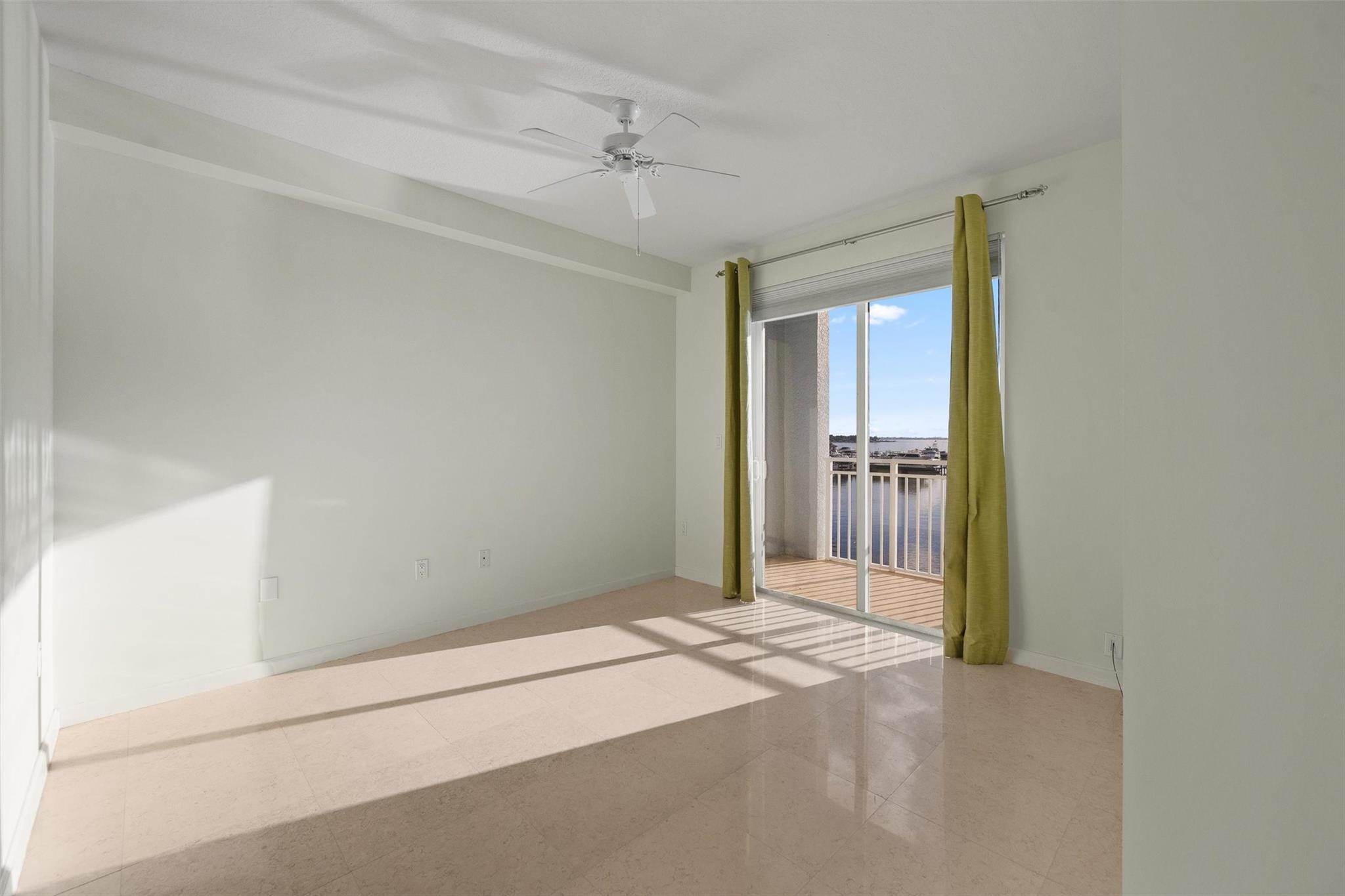 Harborage Yacht Condo - Residential