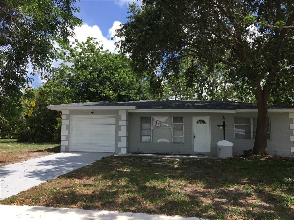 Photo of 235 NE Summer Rd, Port St Lucie, FL 34983 (MLS # F10380345)