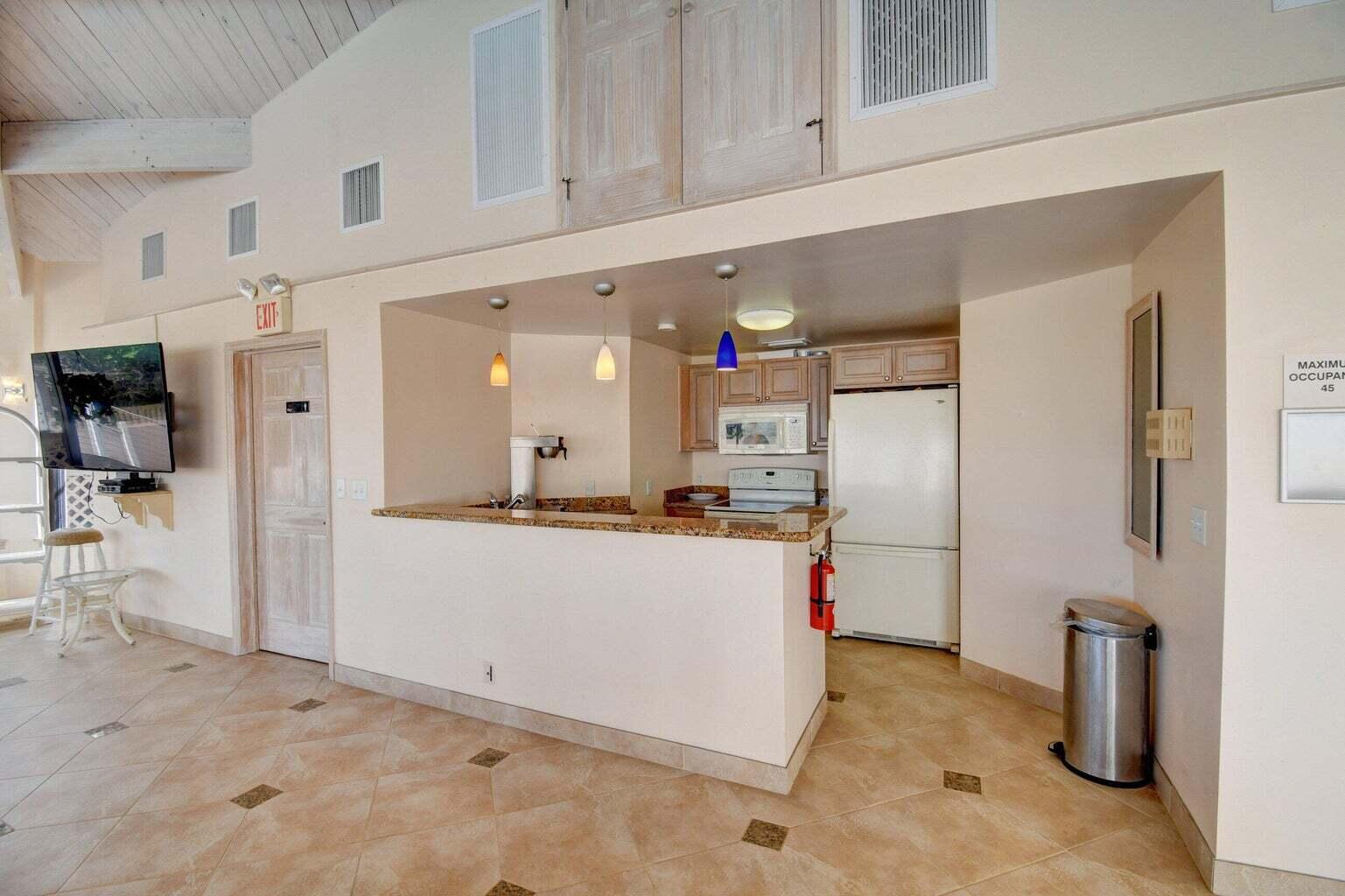 MAYFAIR HOUSE CONDO - Residential Lease