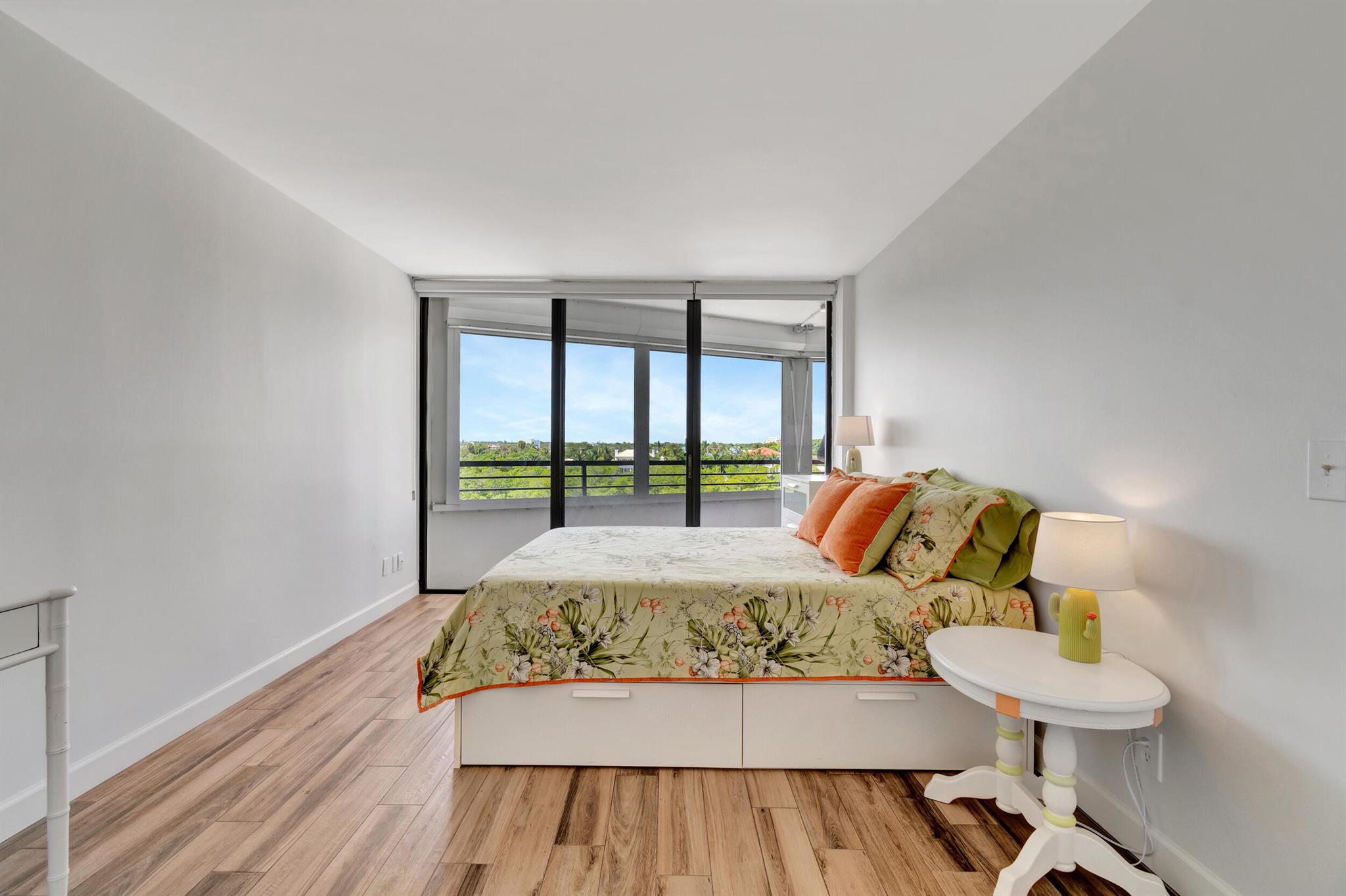 MAYFAIR HOUSE CONDO - Residential Lease