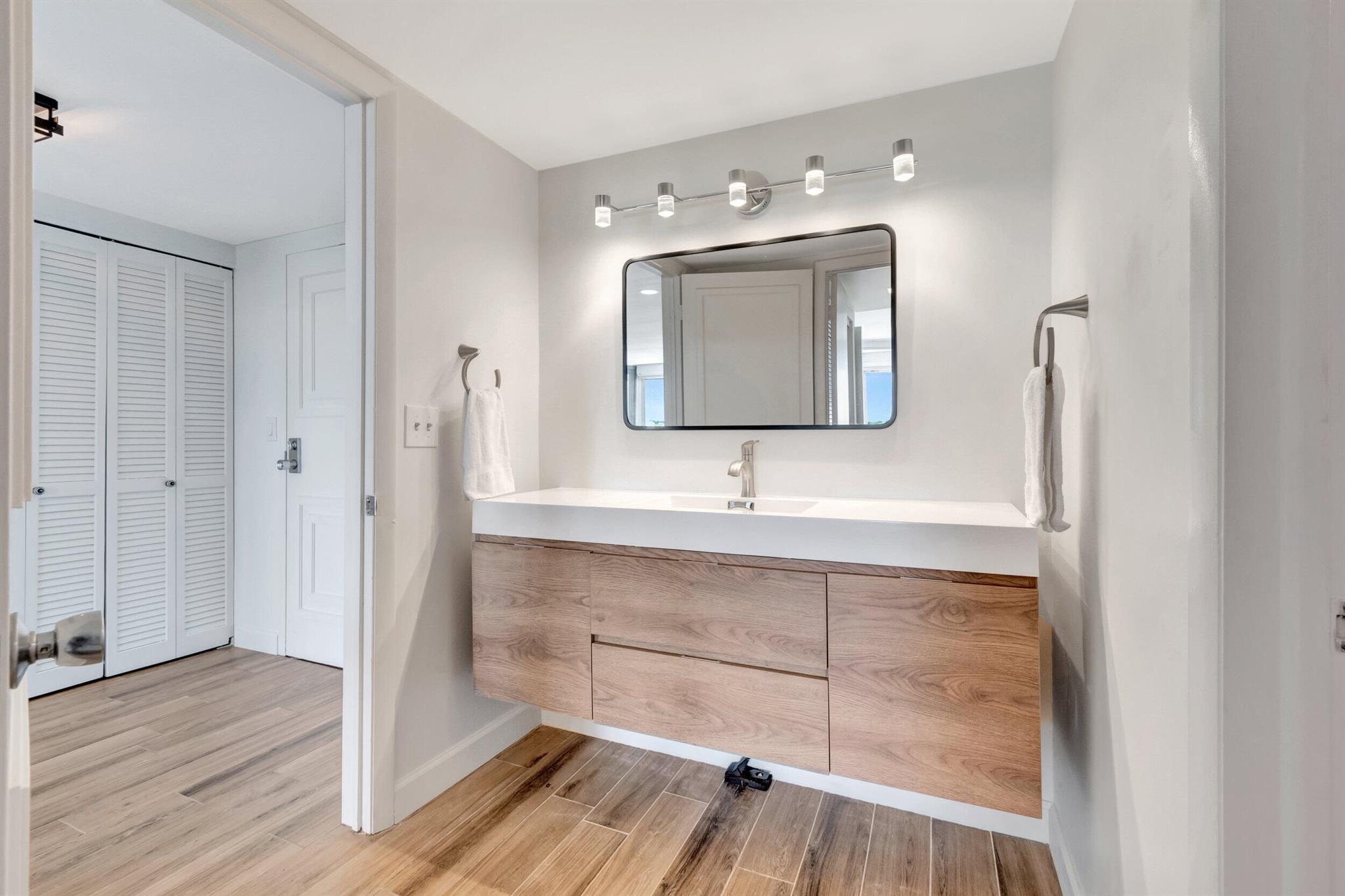 MAYFAIR HOUSE CONDO - Residential Lease