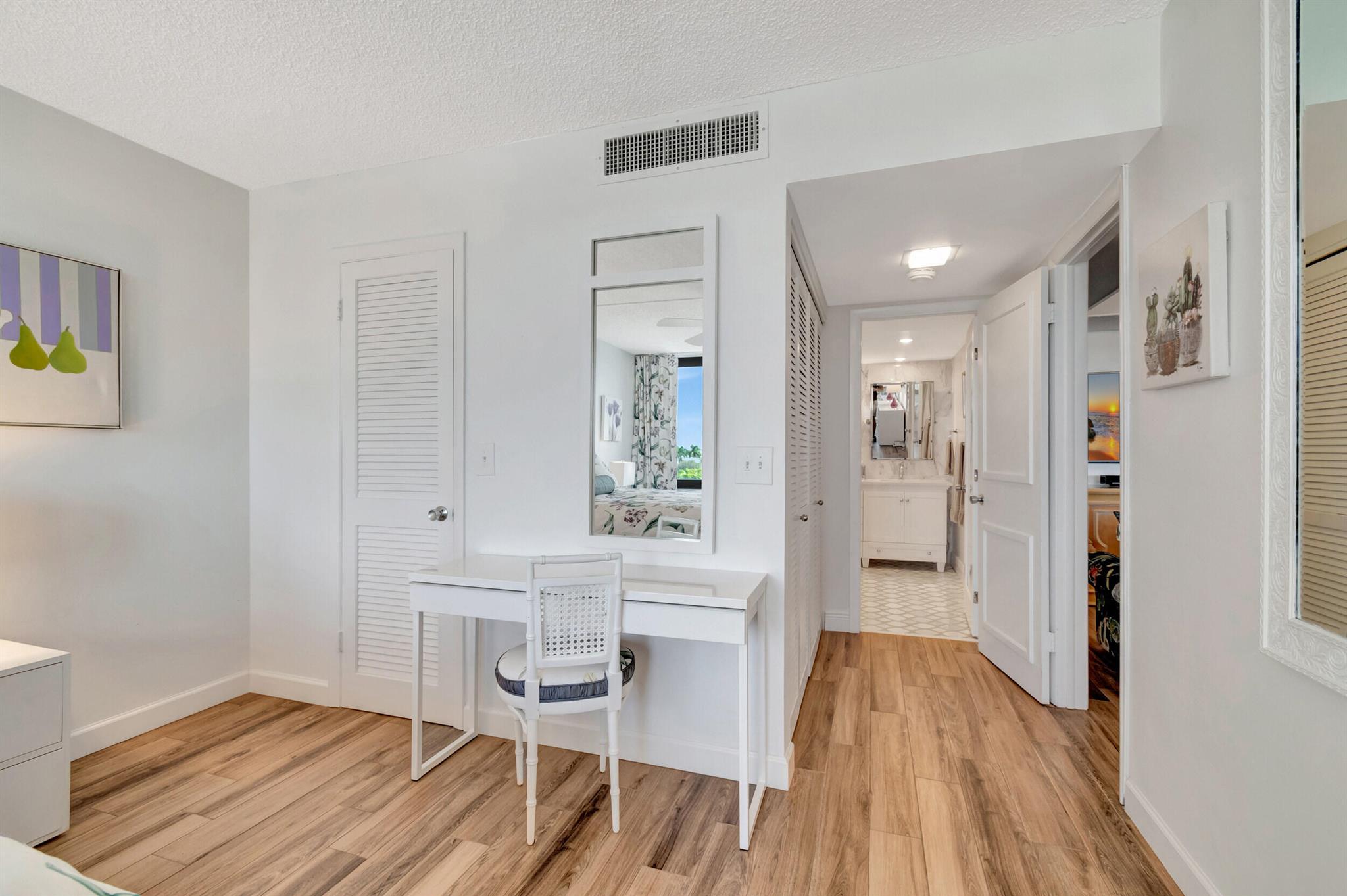MAYFAIR HOUSE CONDO - Residential Lease