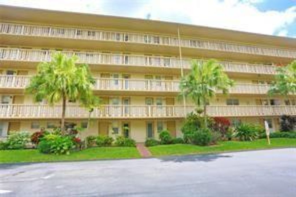 Photo of 4700 Washington St #305, Hollywood, FL 33021 (MLS # F10318260)