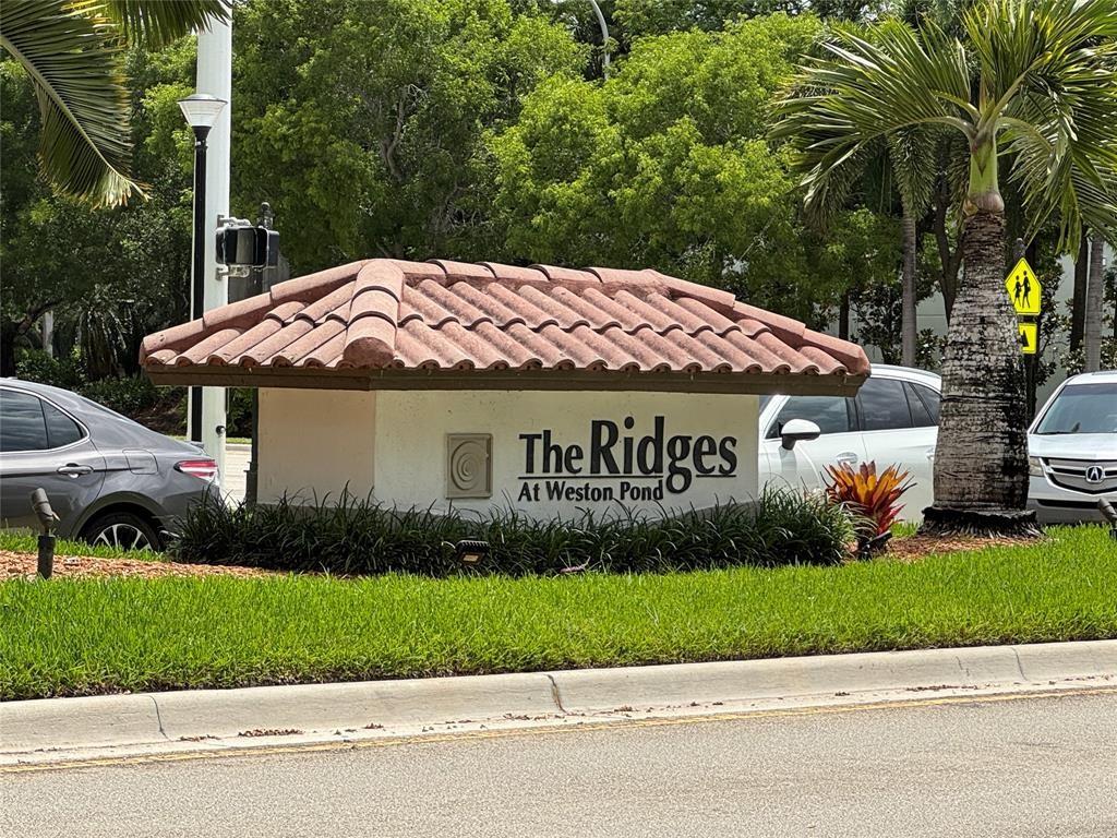 Welcome to this beautiful house in the desirable community "The Ridges".Prime Location & A+ Rated Schools. This 4/2/1 house offers fantastic opportunity for convenient living: lake view, salt water pool, impact doors and windows, electric awnings, sophisticated blinds in every room, laminated and tile floors, gated community.
The Community offers excellent amenities : BBQ areas, community pool, basketball court and more.