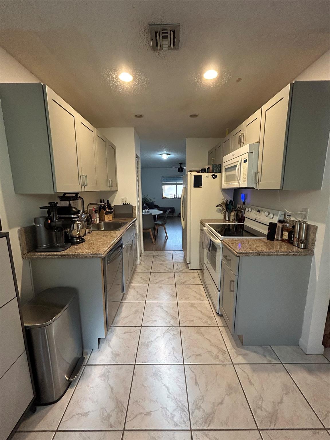 University Club Condo - Residential Lease