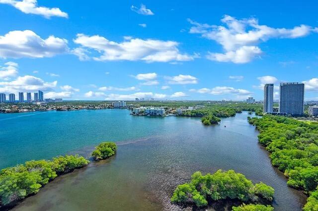 MARINA PALMS RESIDENCES S - Residential