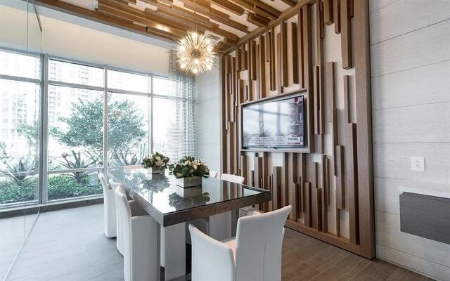 MARINA PALMS RESIDENCES S - Residential