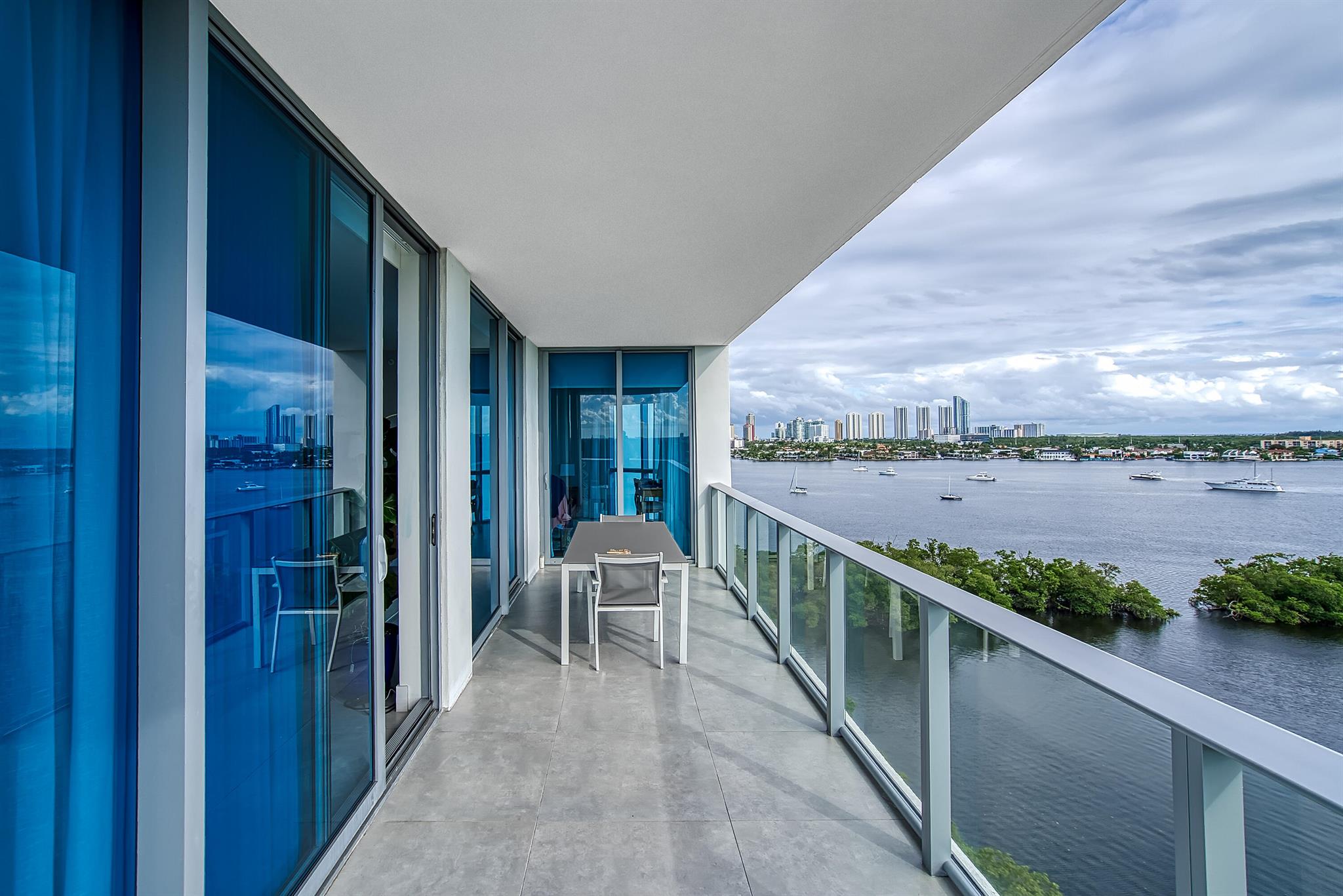 MARINA PALMS RESIDENCES S - Residential