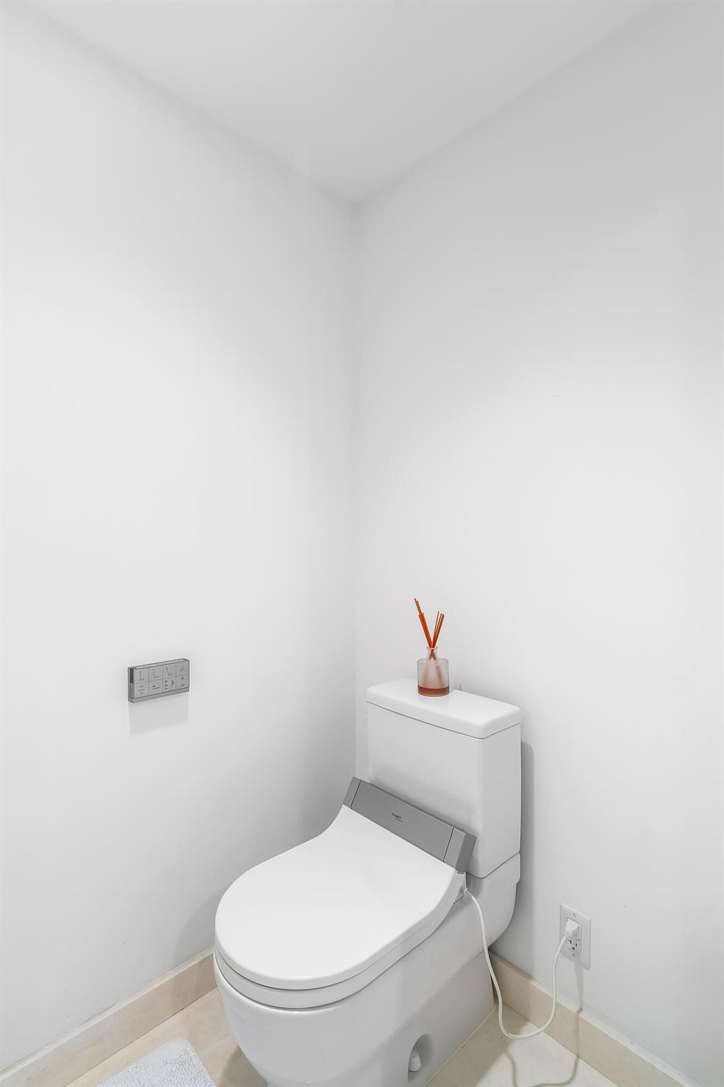 MARINA PALMS RESIDENCES S - Residential