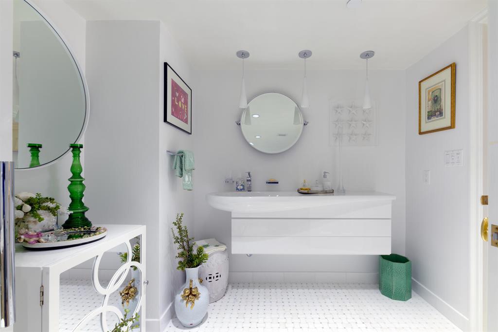 PLAZA OF THE PALM BEACHES - Residential