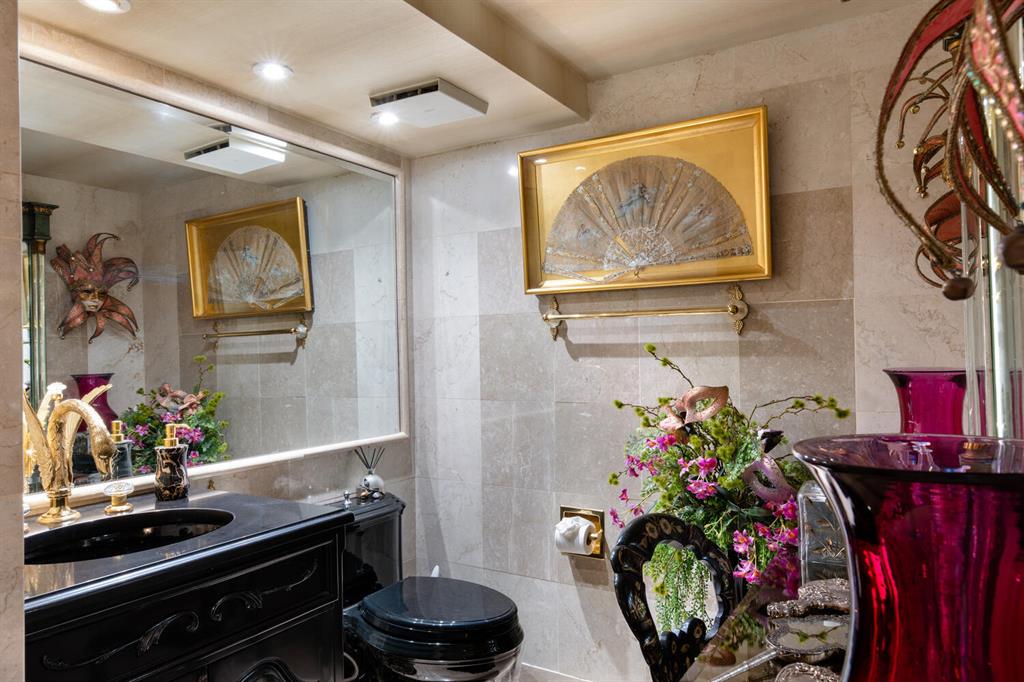 PLAZA OF THE PALM BEACHES - Residential