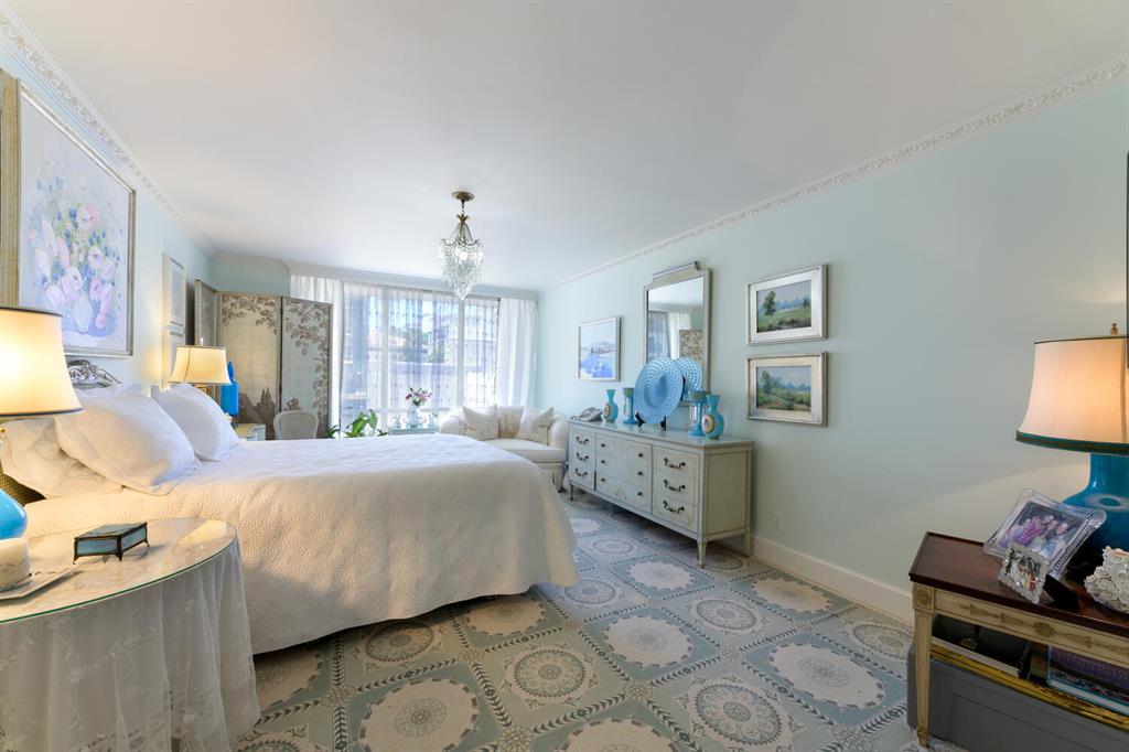 PLAZA OF THE PALM BEACHES - Residential