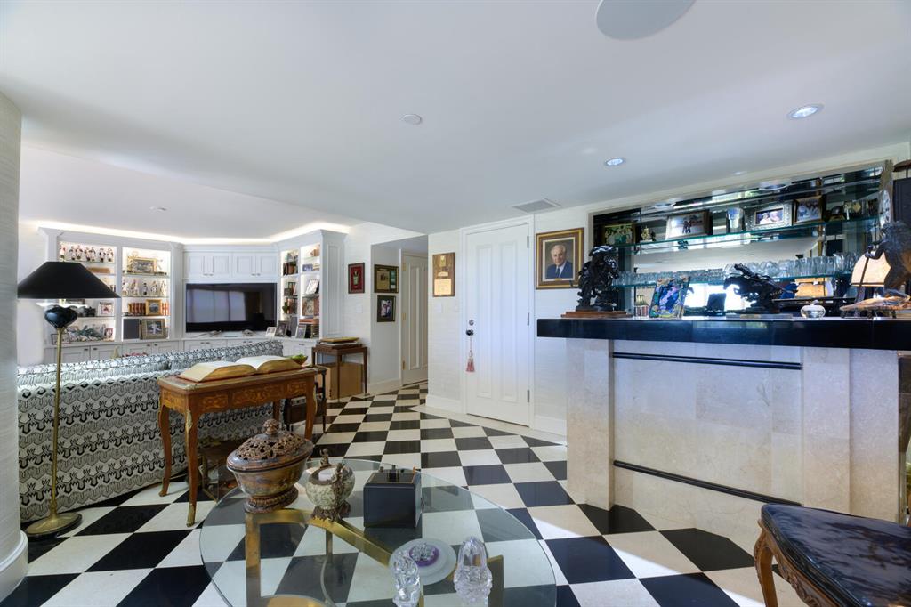 PLAZA OF THE PALM BEACHES - Residential