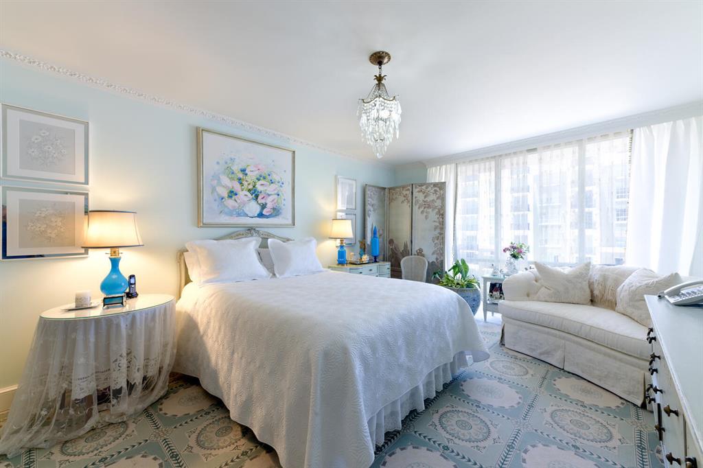 PLAZA OF THE PALM BEACHES - Residential