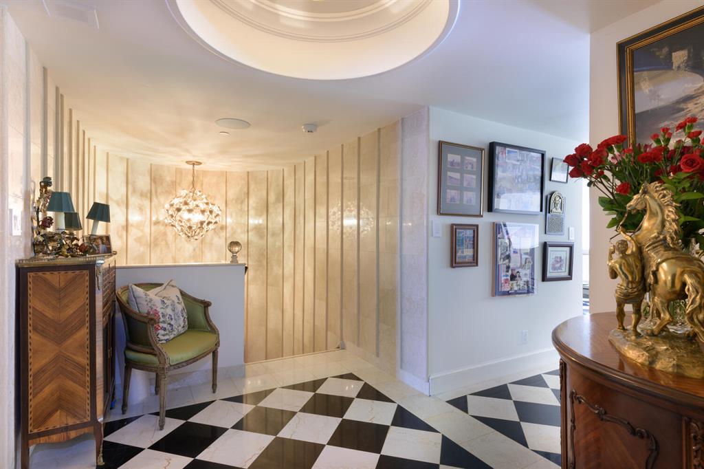 PLAZA OF THE PALM BEACHES - Residential