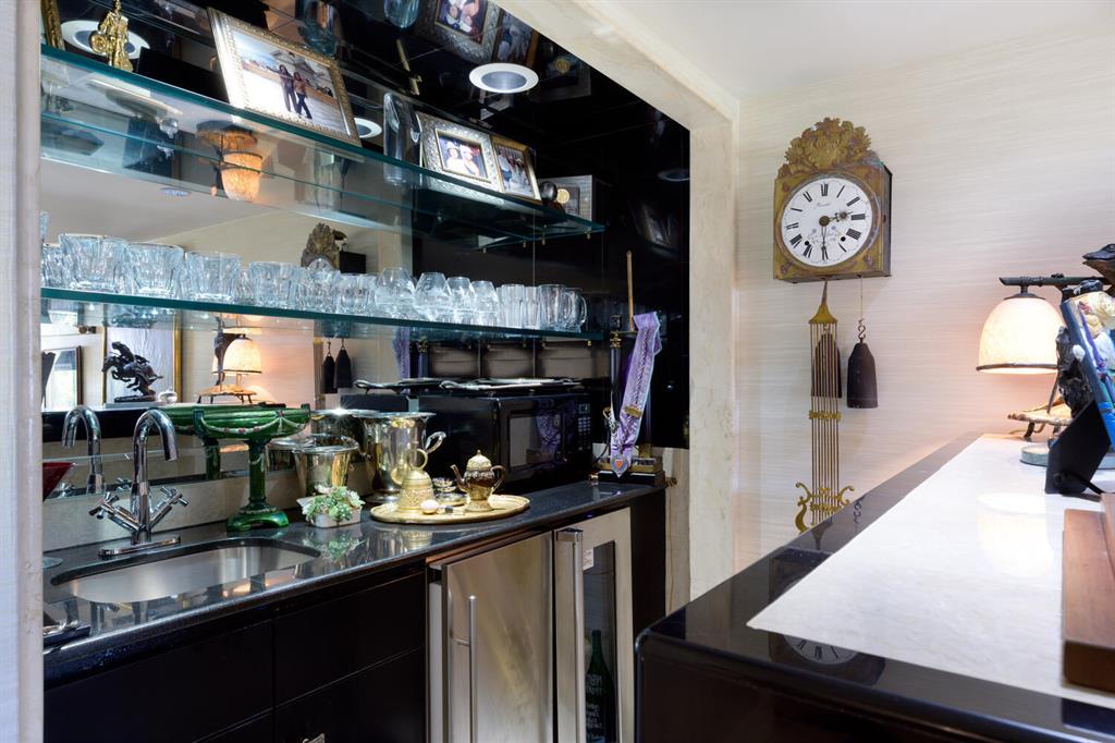 PLAZA OF THE PALM BEACHES - Residential