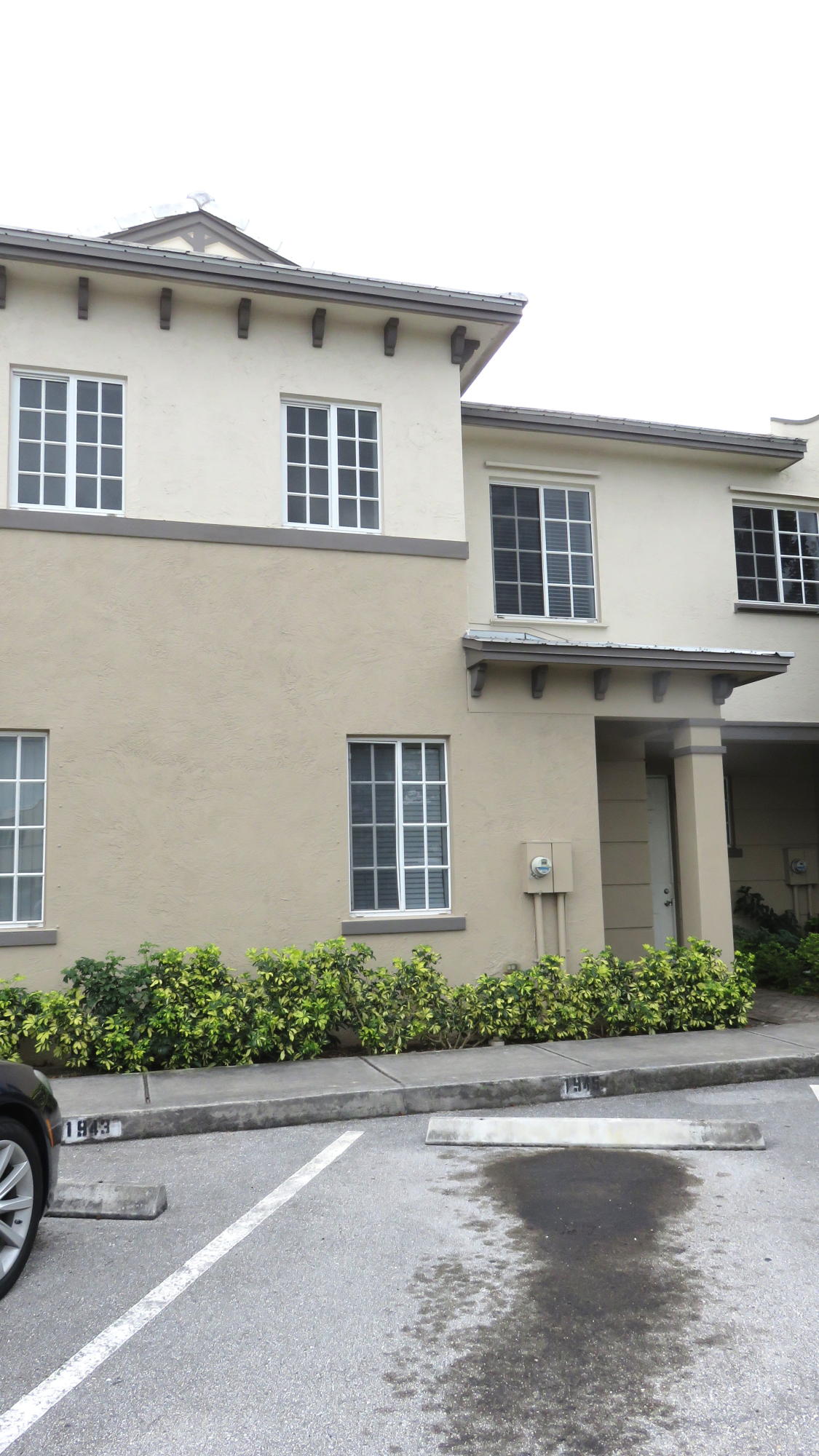 MARSH HARBOUR 3 CONDO - Residential Lease