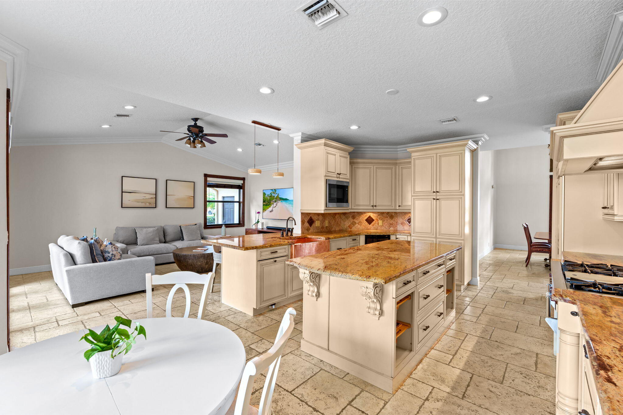 WHISPERING PINES - Residential