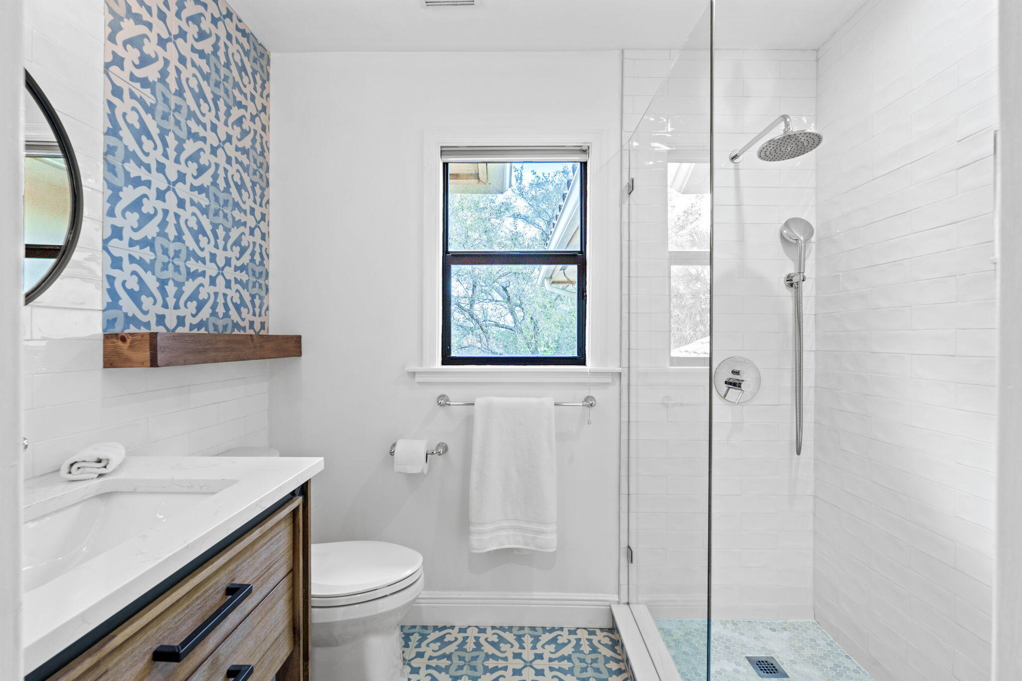 WHISPERING PINES - Residential