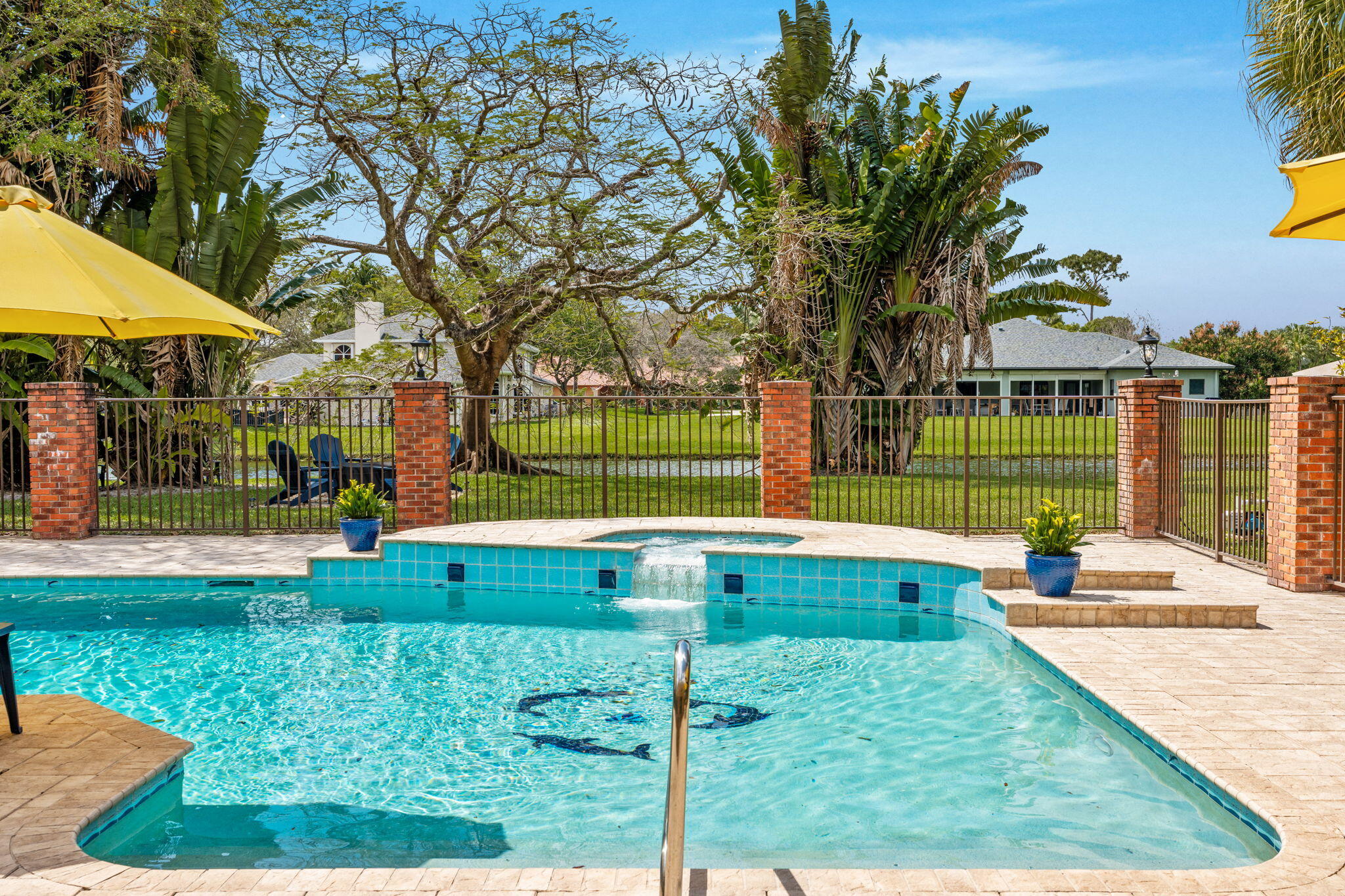 WHISPERING PINES - Residential