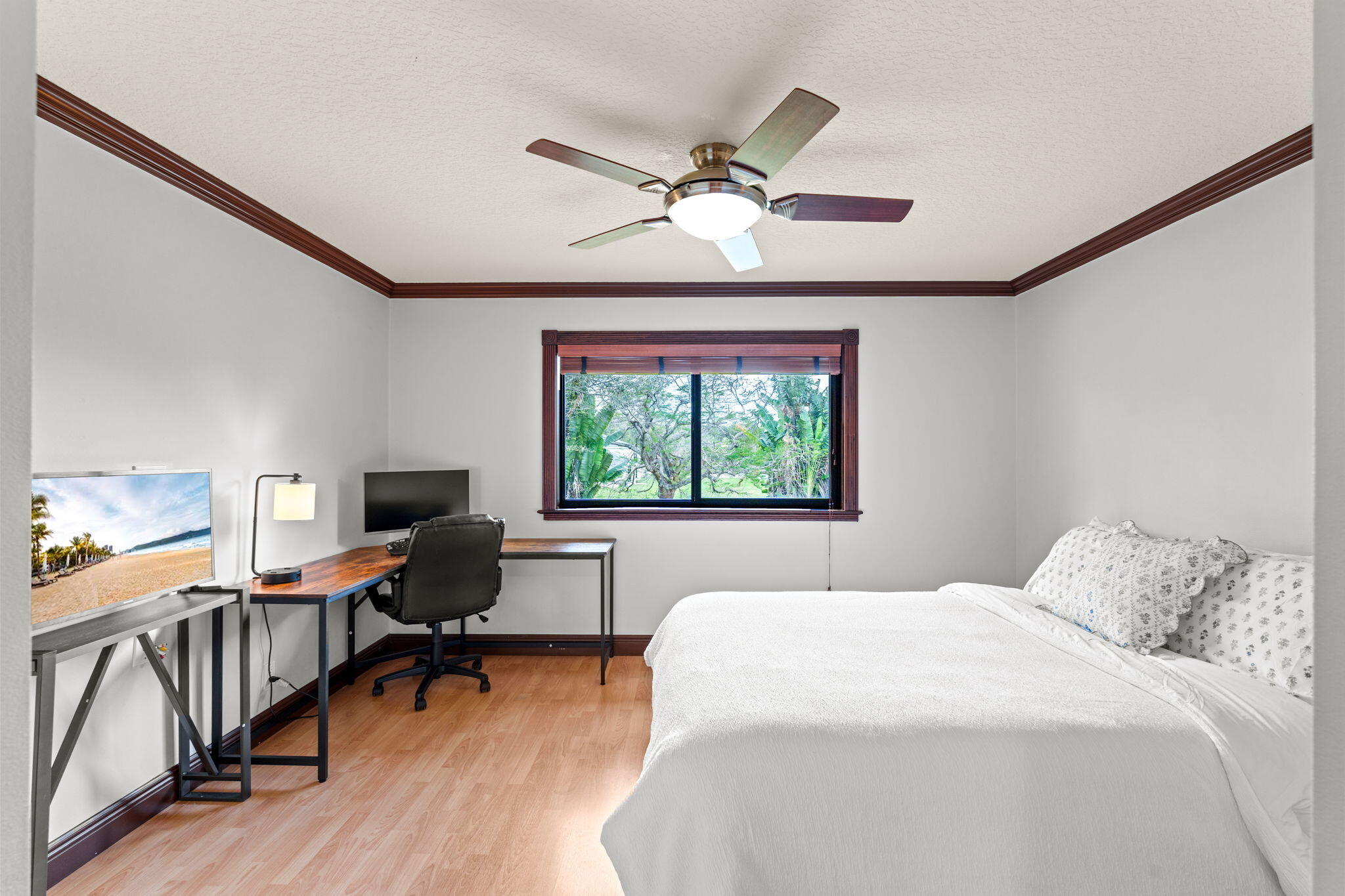 WHISPERING PINES - Residential