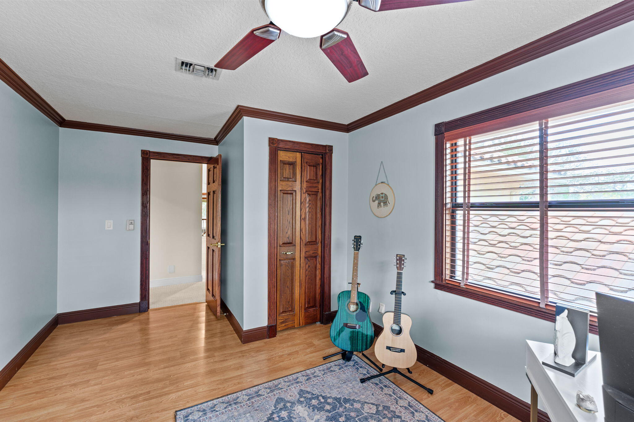 WHISPERING PINES - Residential