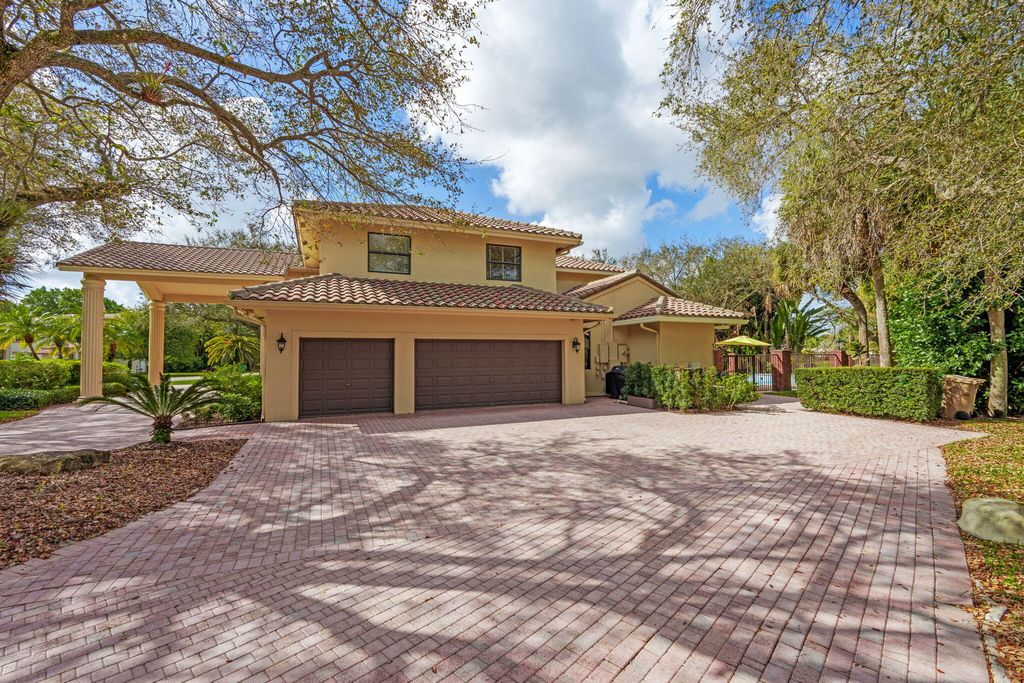 Photo of 3201 SW 134th Terrace, Davie, FL 33330 (MLS # B26003992)