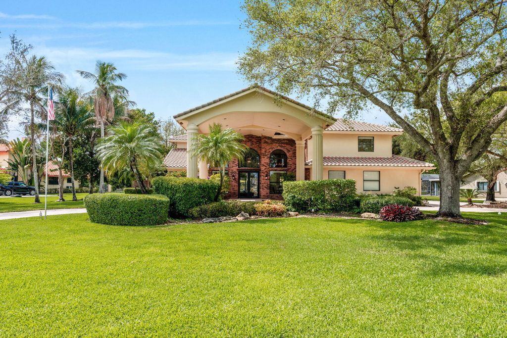 Photo of 3201 SW 134th Terrace, Davie, FL 33330 (MLS # B26003992)