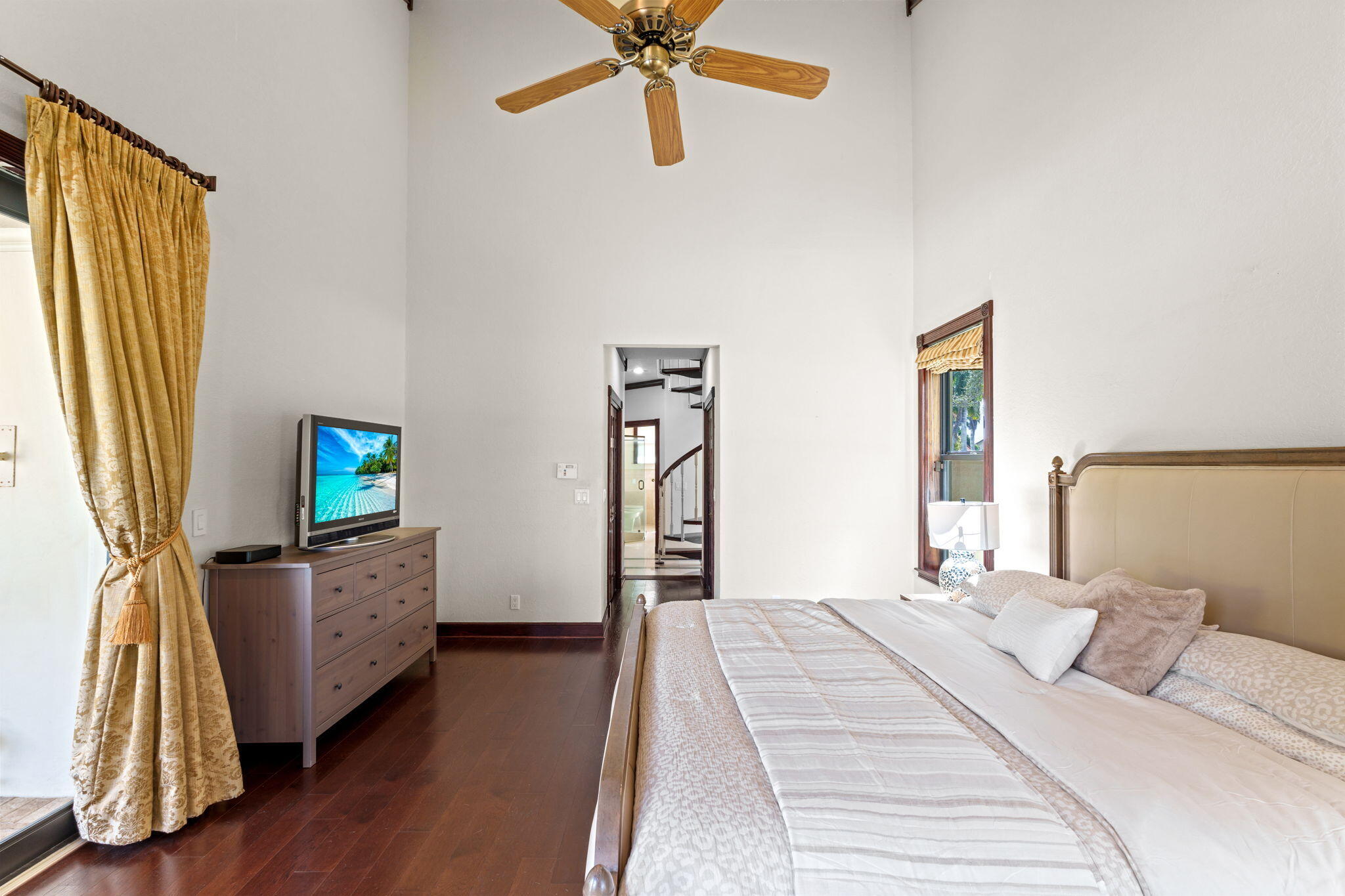 WHISPERING PINES - Residential