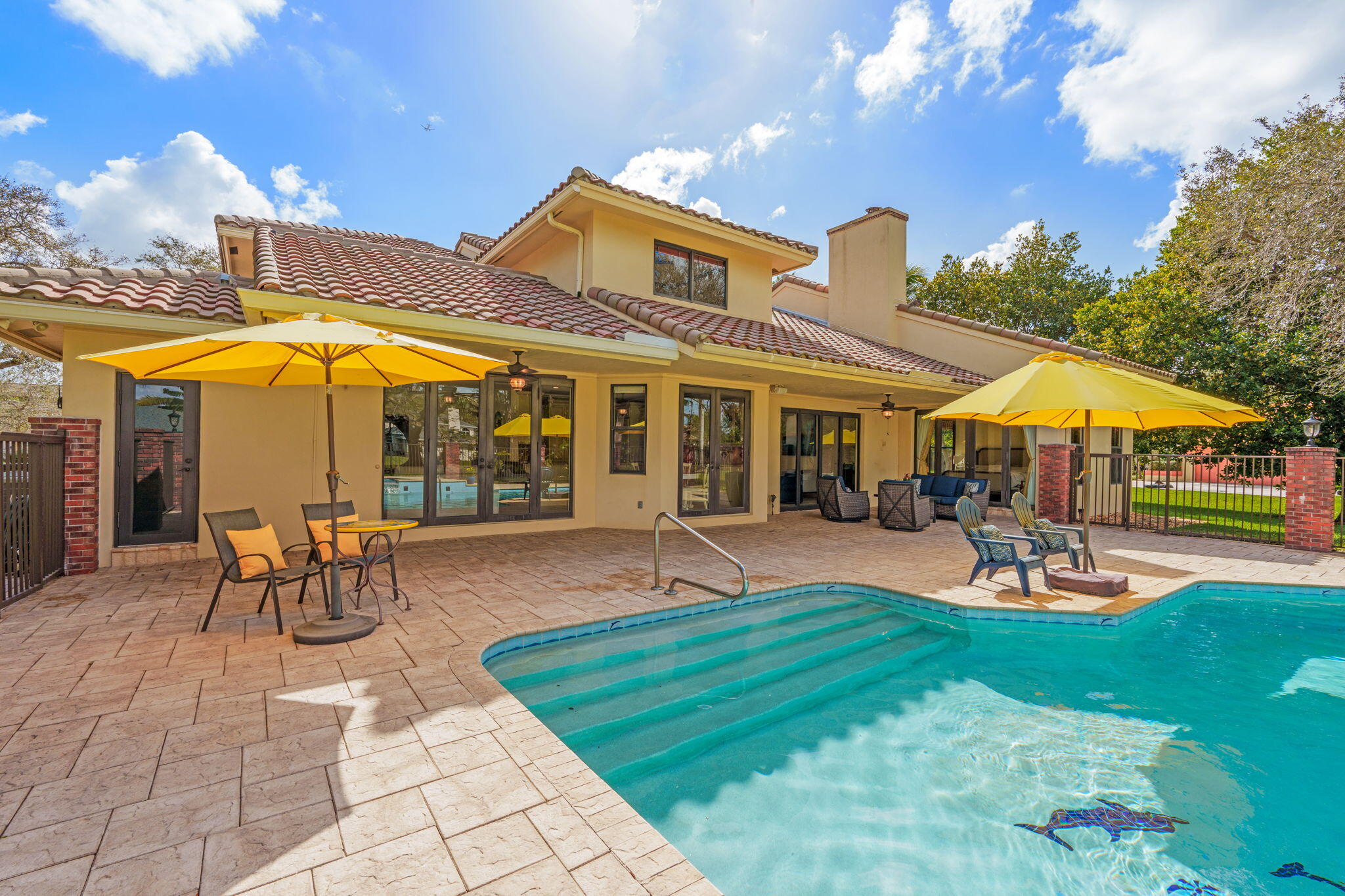 WHISPERING PINES - Residential