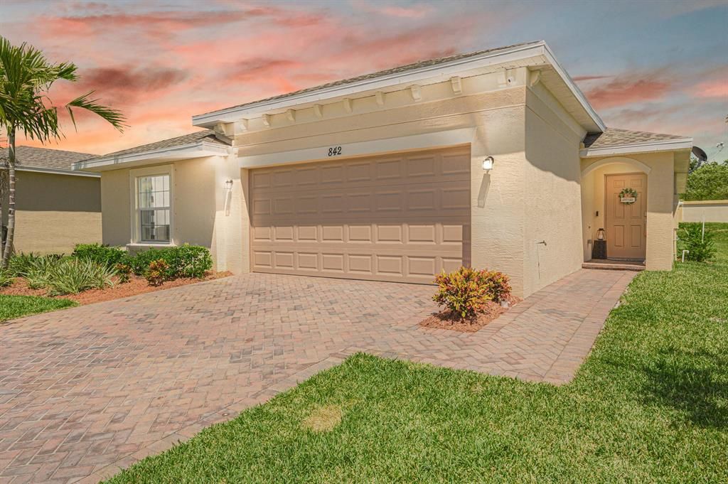 Photo of 842 Bent Creek Drive Dr, Fort Pierce, FL 34947 (MLS # R10825898)