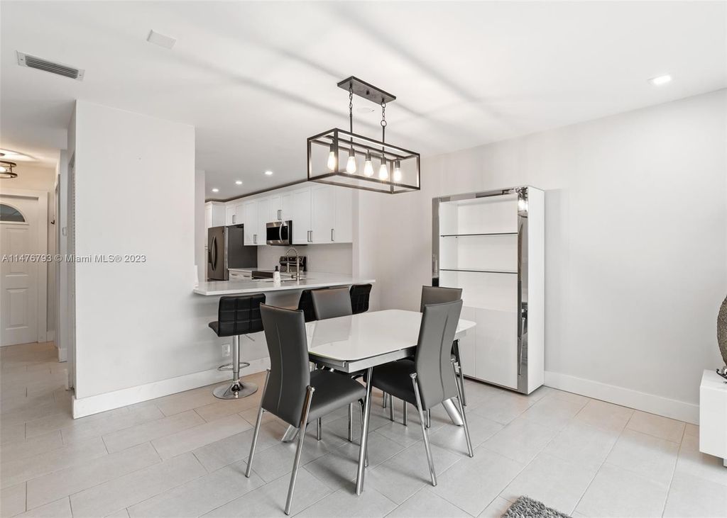 Photo of 700 SE 14th Street #J, Fort Lauderdale, FL 33316 (MLS # F10529911)