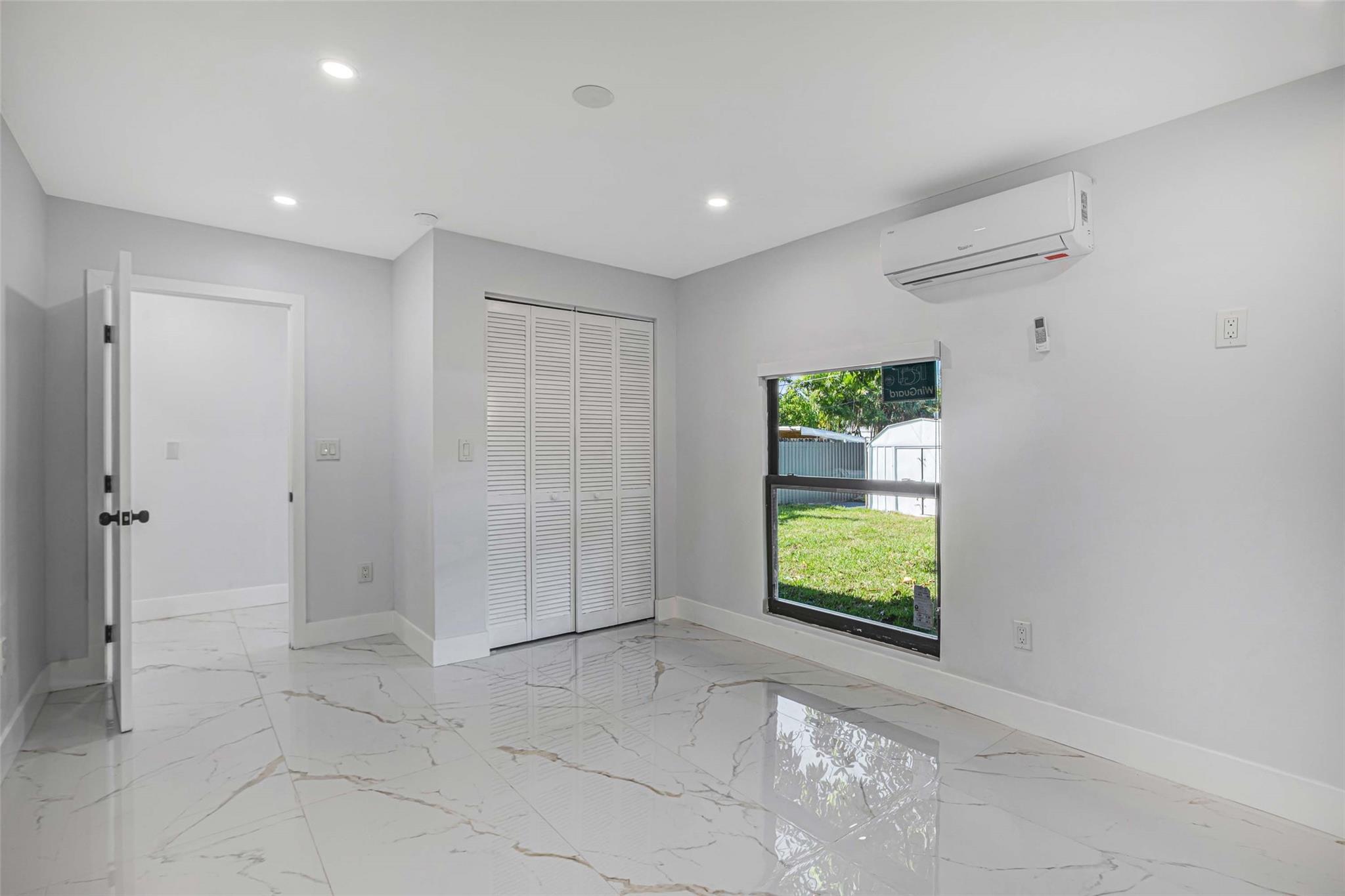 Cranston Terrace 28-14 B - Residential