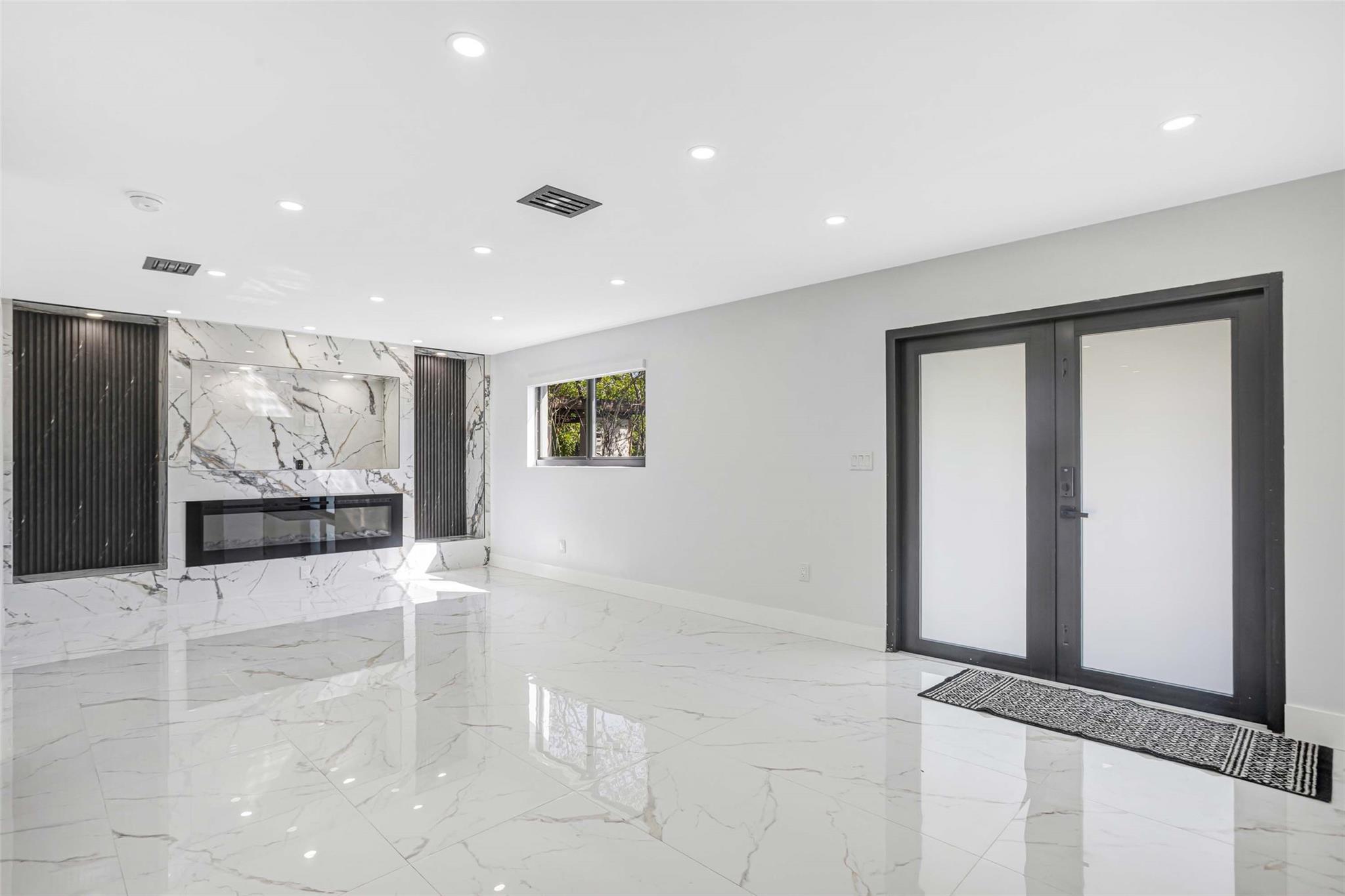 Cranston Terrace 28-14 B - Residential