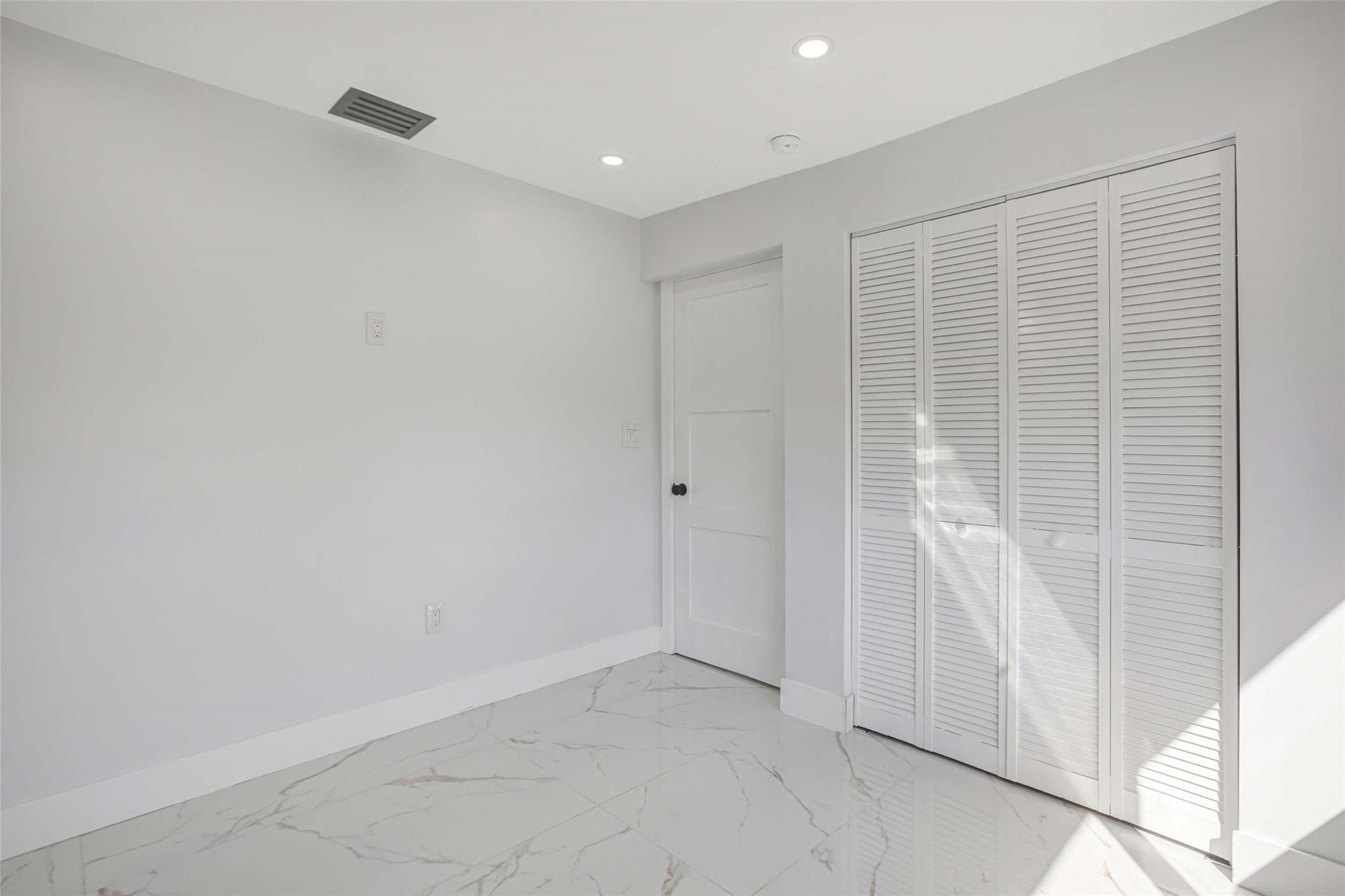 Cranston Terrace 28-14 B - Residential