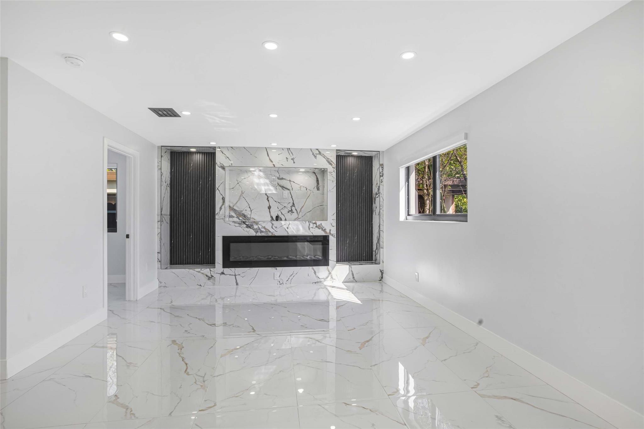 Cranston Terrace 28-14 B - Residential