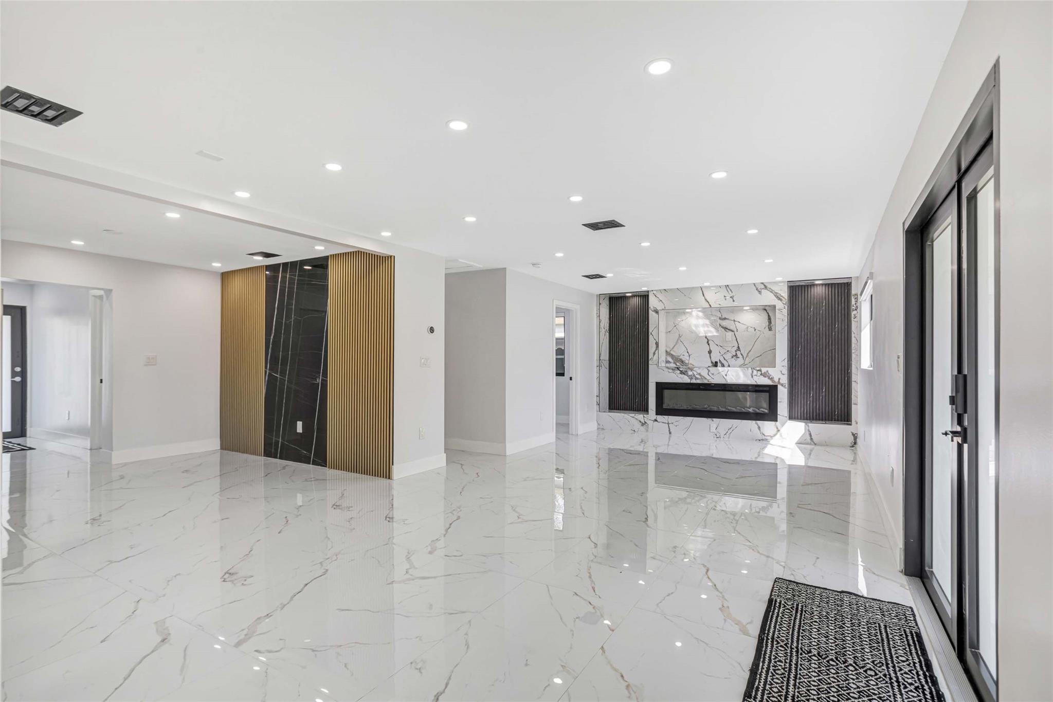 Cranston Terrace 28-14 B - Residential