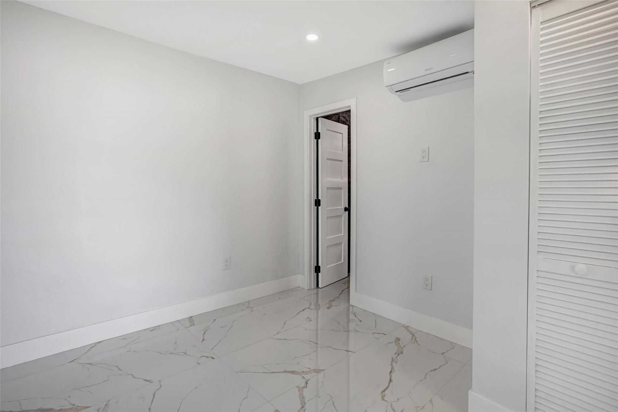 Cranston Terrace 28-14 B - Residential