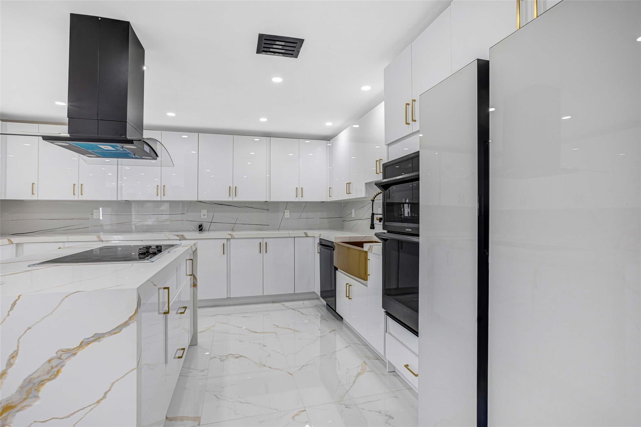 Cranston Terrace 28-14 B - Residential