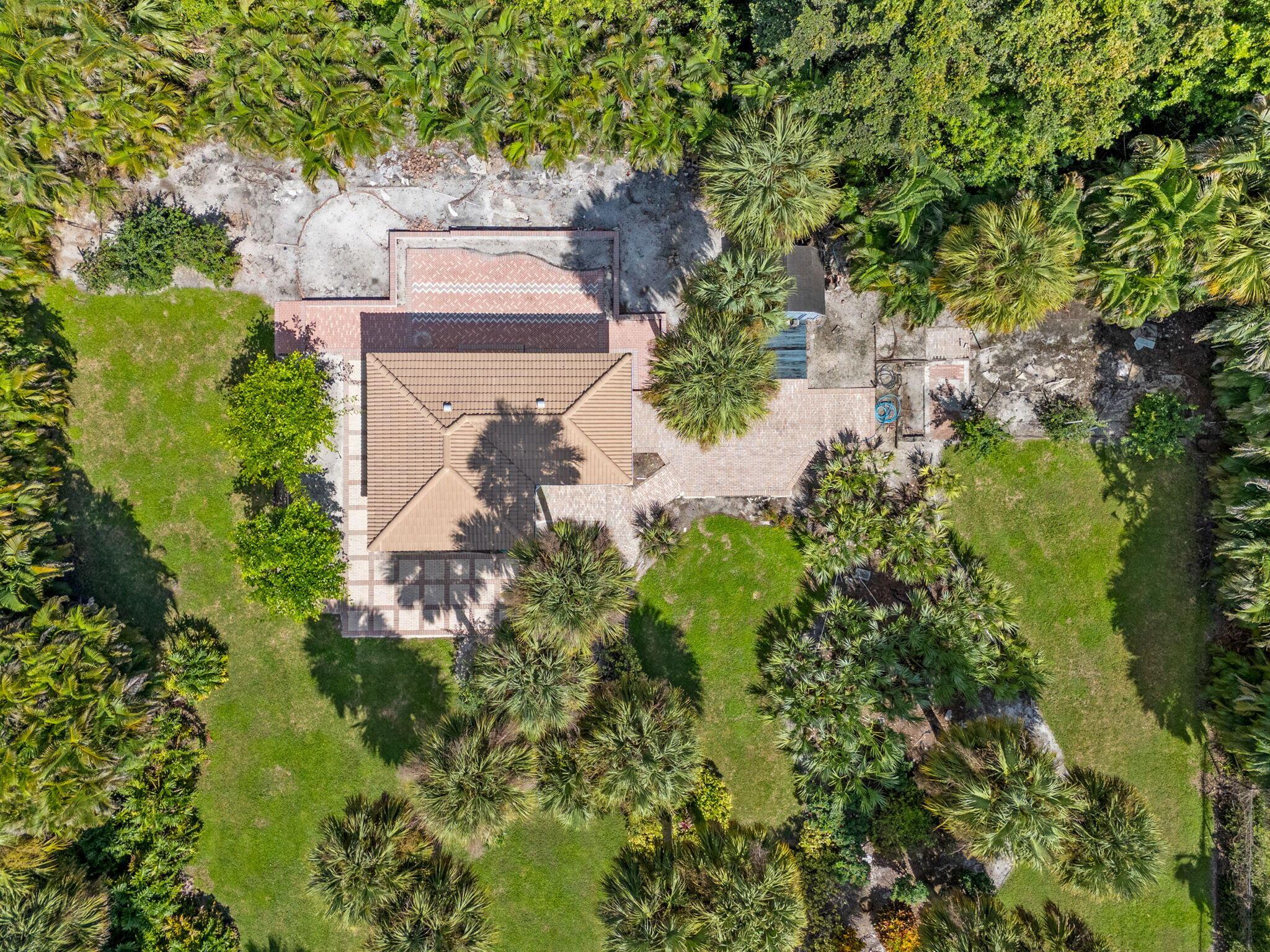 PINEWOOD EAST OF WELLINGT - Residential