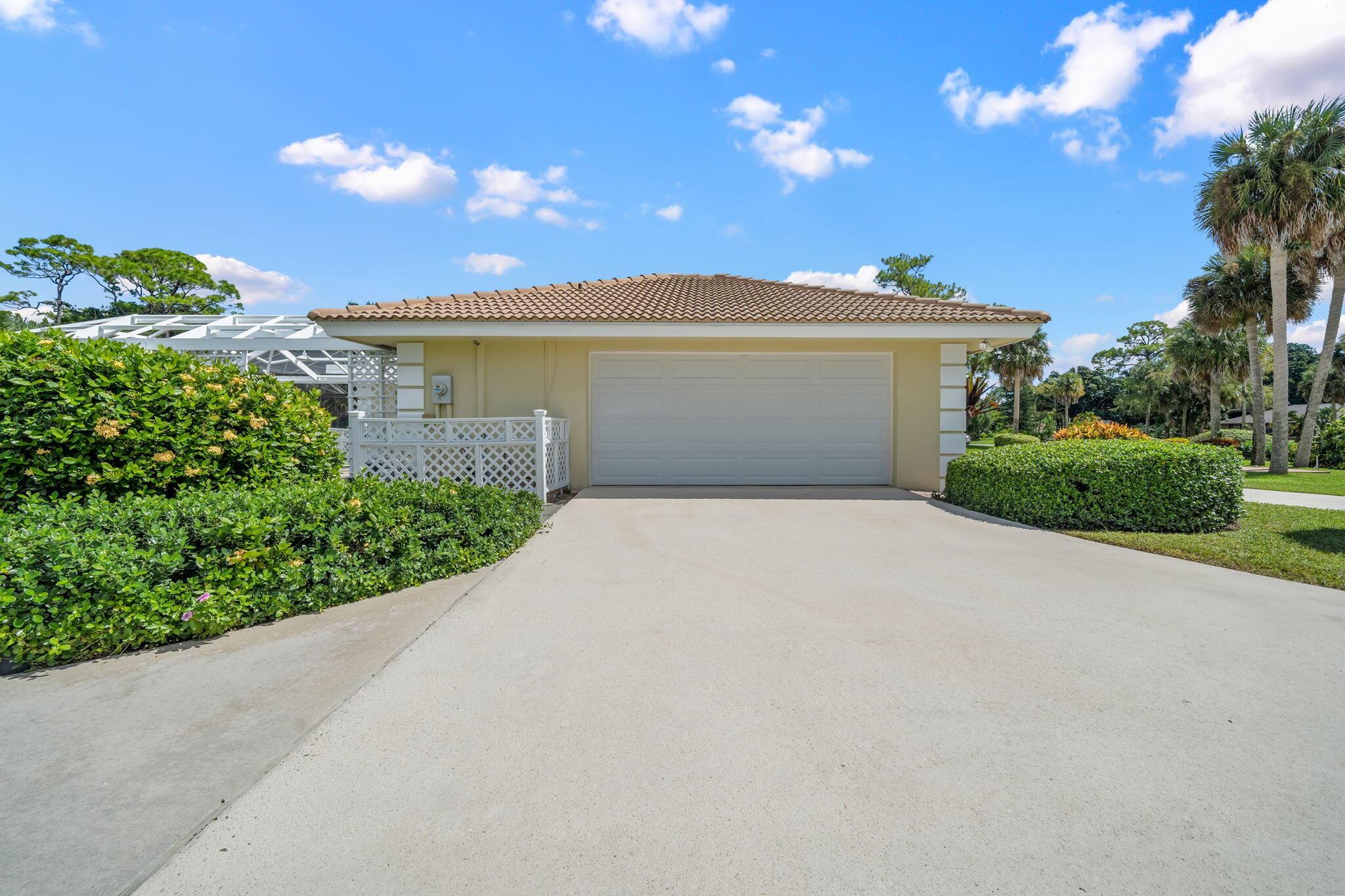 PINEWOOD EAST OF WELLINGT - Residential
