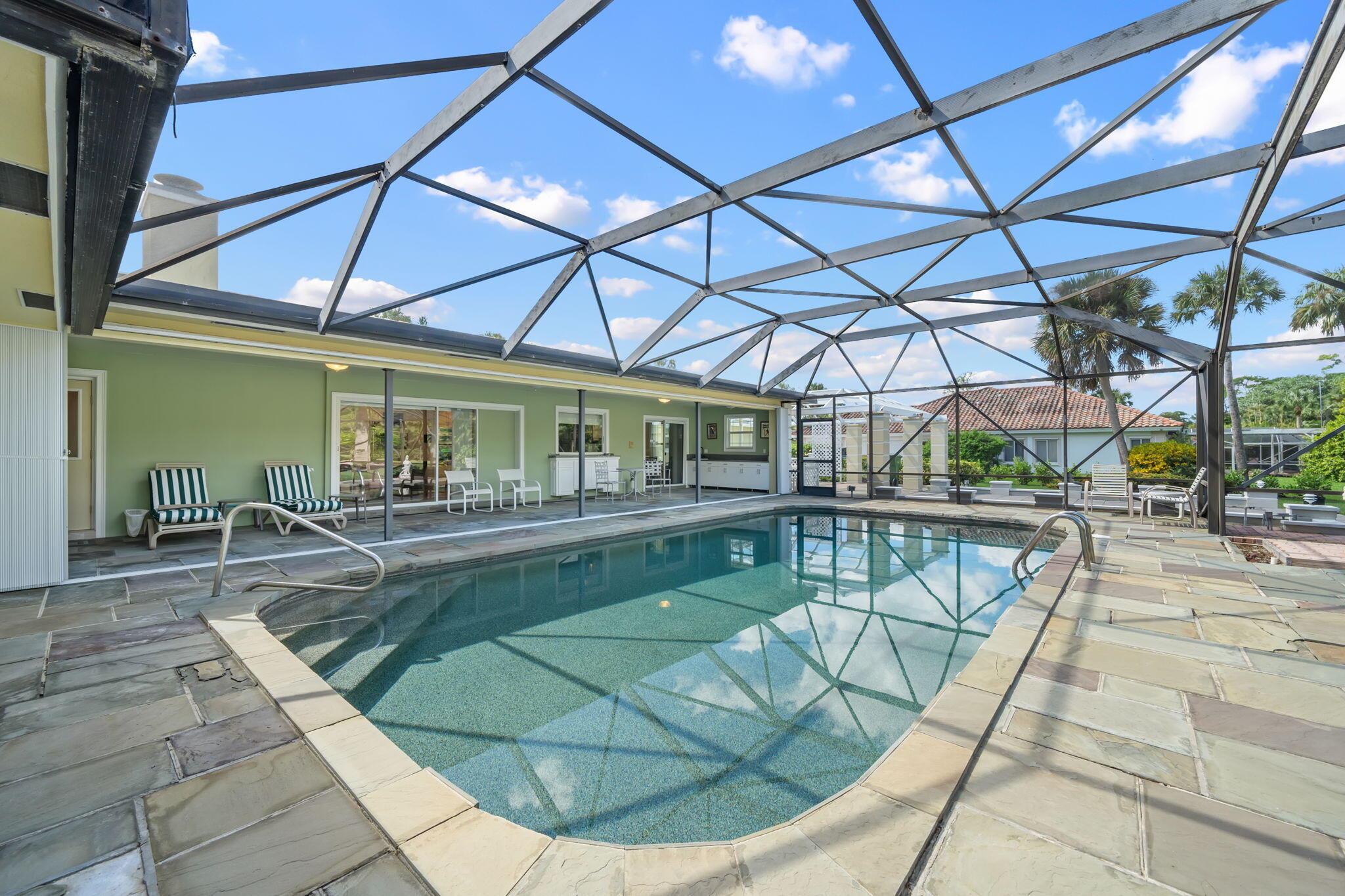 PINEWOOD EAST OF WELLINGT - Residential