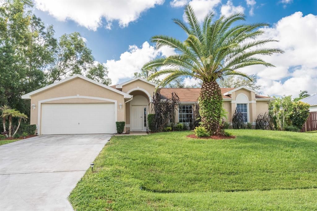 Photo of 6777 NW Abigail Avenue, Port Saint Lucie, FL 34983 (MLS # R10767396)