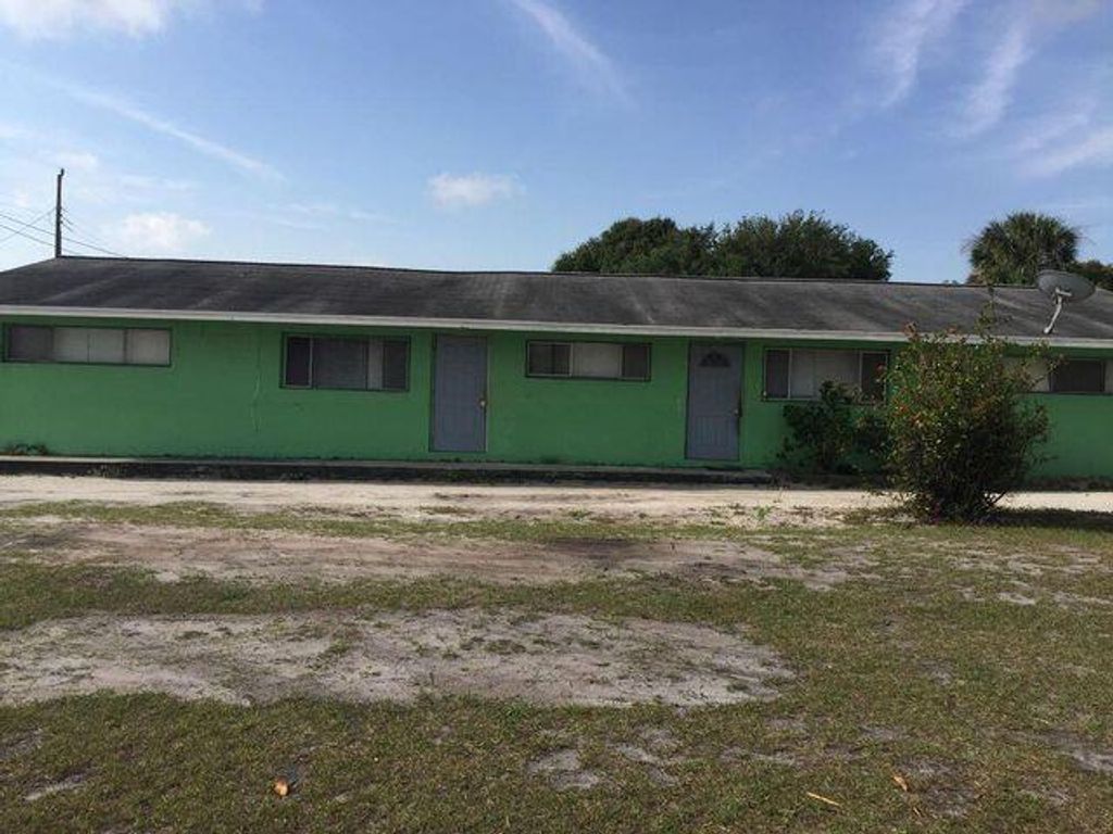 Photo of 907 N 20th N Street, Fort Pierce, FL 34950 (MLS # R10945003)