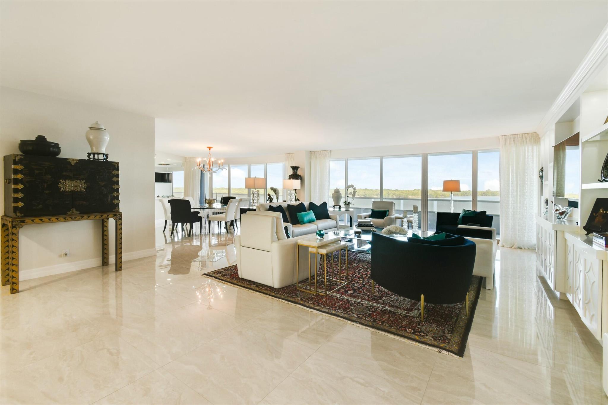 100 Lakeshore Drive 351